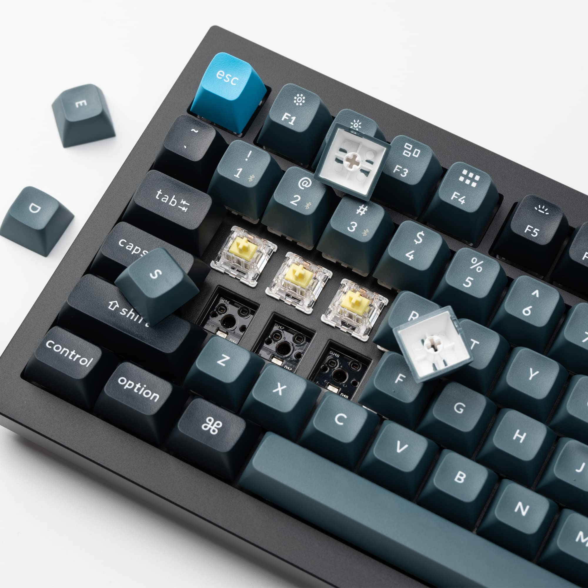 Keychron Q1 Pro Wireless Custom Mechanical Keyboard - 75% Aluminum Body, QMK/VIA Programmable, Hot-Swappable K Pro Banana Switches, Bluetooth/Wired RGB Backlit - Compatible with Mac/Windows/Linux | Perfect for Gaming, Coding & Office Work