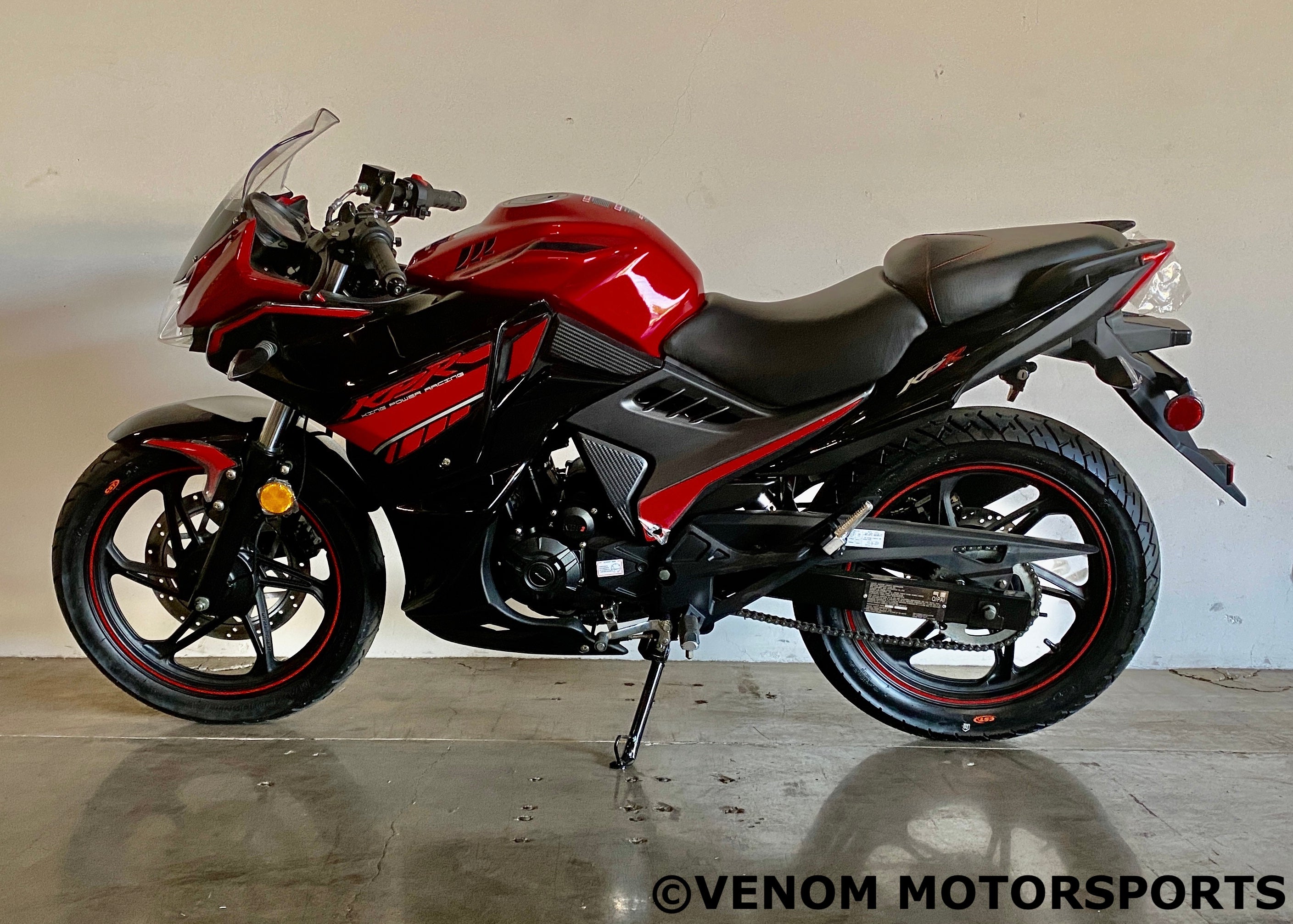 Lifan KPR 200 200cc Fuel Injected Motorcycle - 6-Speed Manual Transmission for Commuting & Adventure Riding