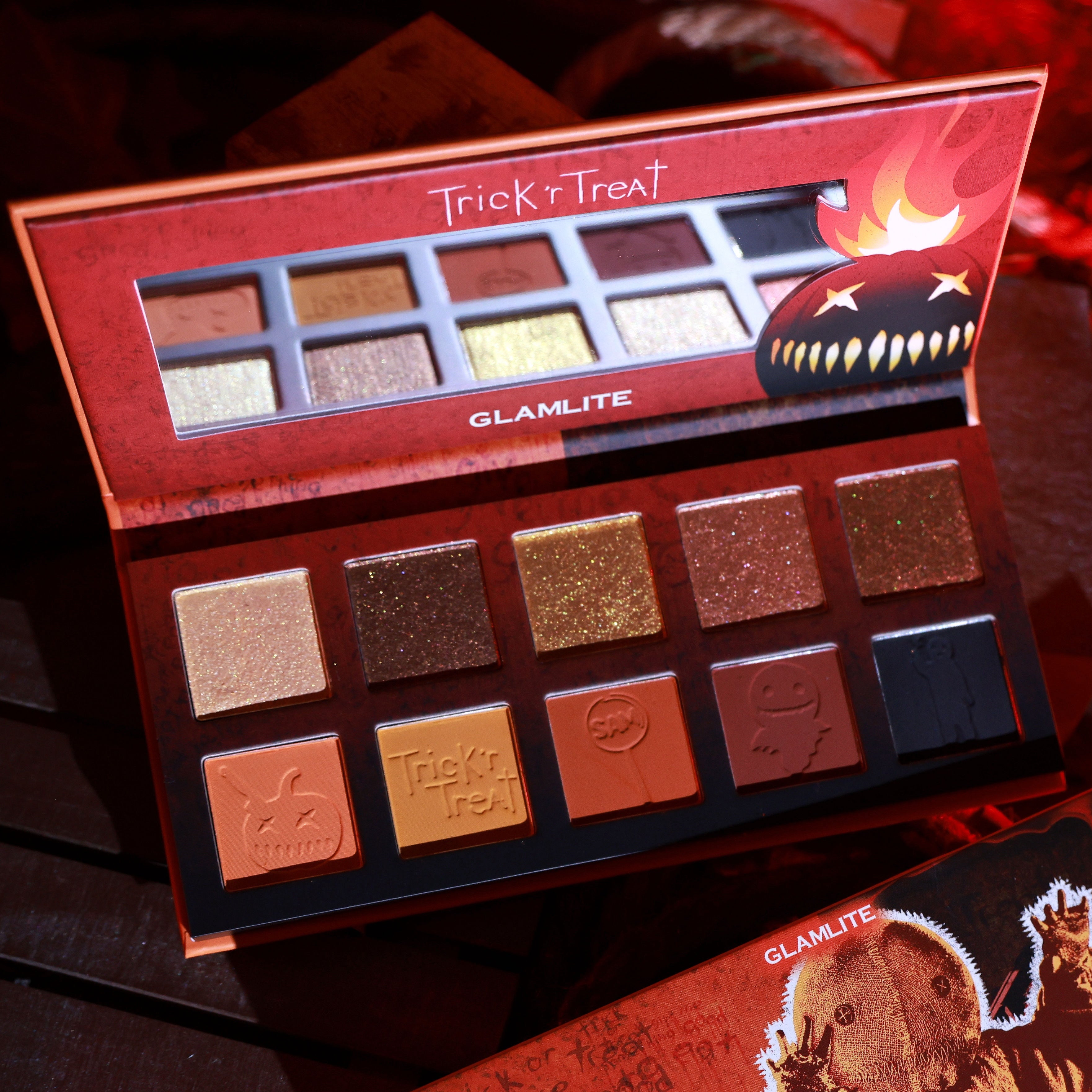 Trick 'r Treat x Glamlite Eyeshadow Palette - Halloween Makeup Set with 18 Pigmented Shades for Costume & Party Looks | Perfect for Cosplay, Night Out, and Spooky Season