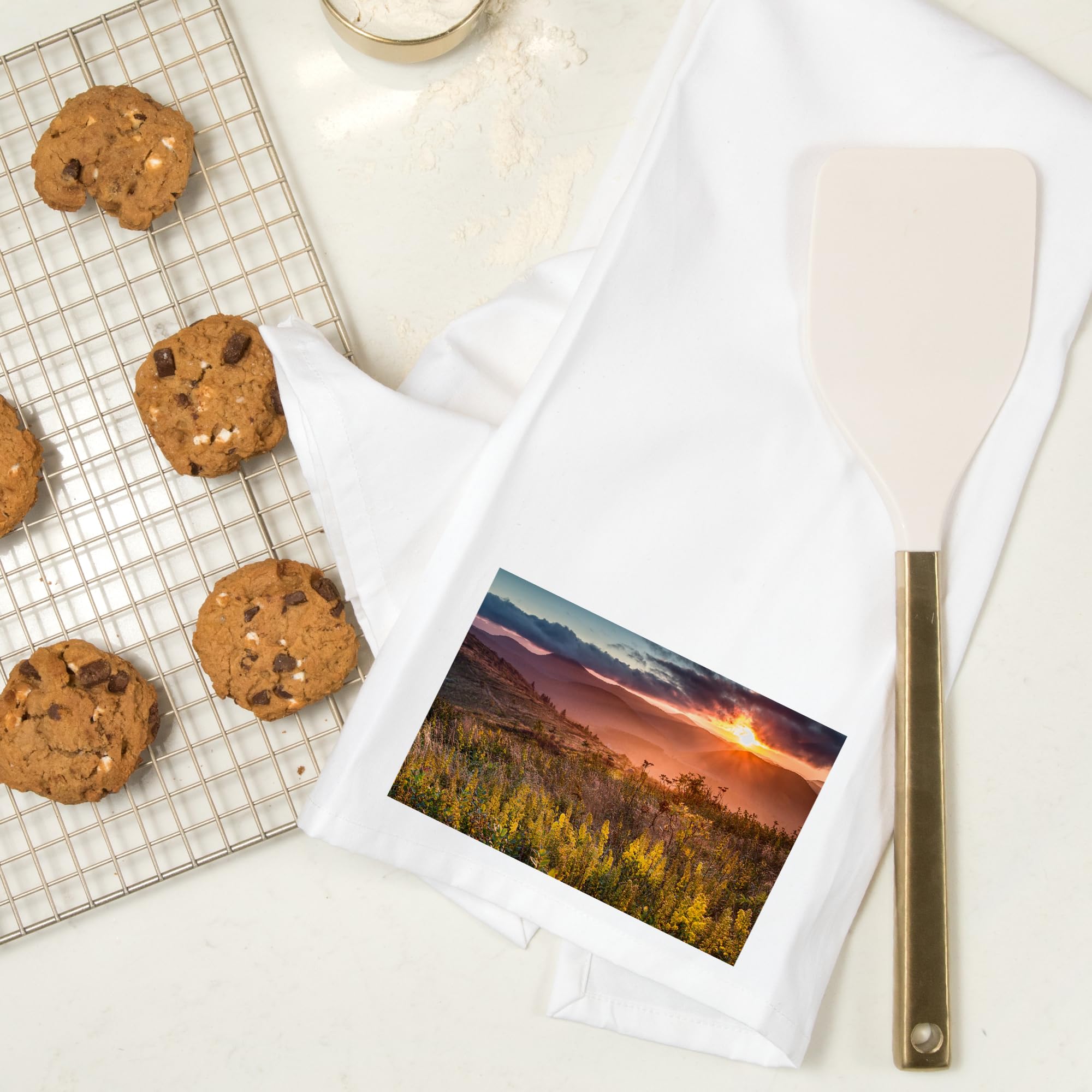 Lantern Press Mountains and Sunset 100% Cotton Tea Towel - Decorative Hand Towel for Kitchen & Home Decor | Perfect for Drying Dishes, Gift Giving & Farmhouse Style Decor