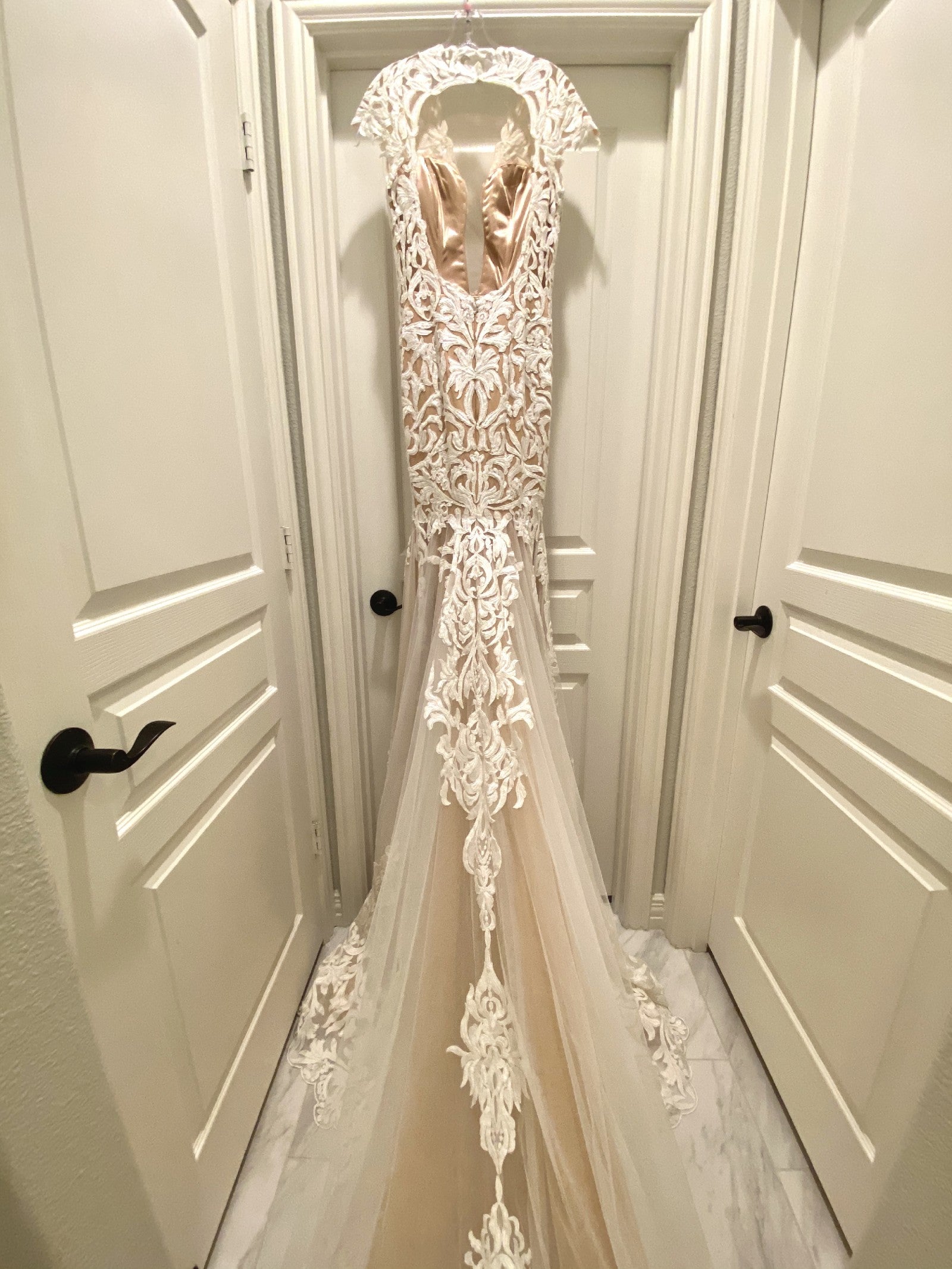 Calla Blanche Lydia 16130 Sample Wedding Gown - Elegant Lace Bridal Dress for Brides, Formal Occasions & Special Events
