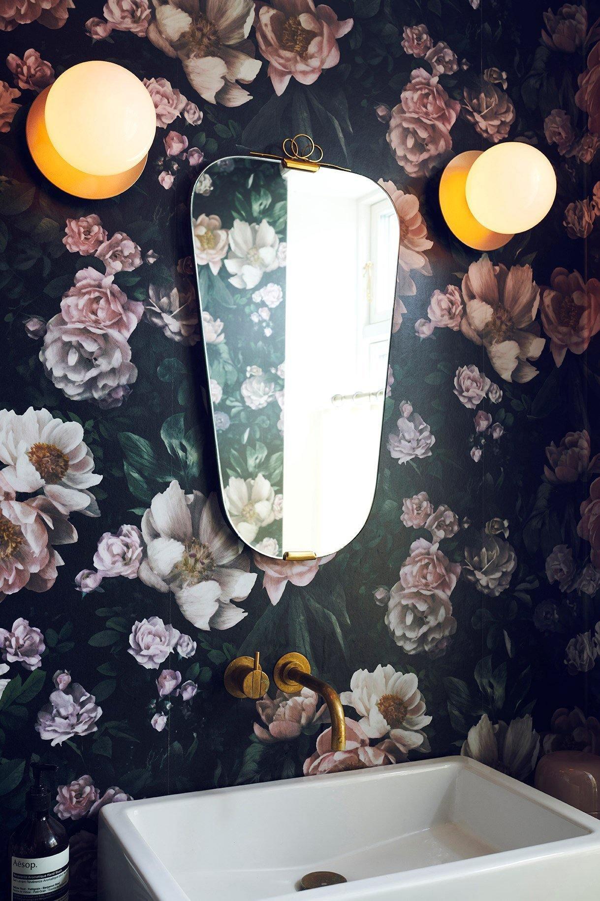 Lunara Modern Wall Lamp - Sleek LED Sconce Lighting for Bedroom, Living Room & Hallway - Energy Efficient Indoor Wall Light Fixture for Home Decor