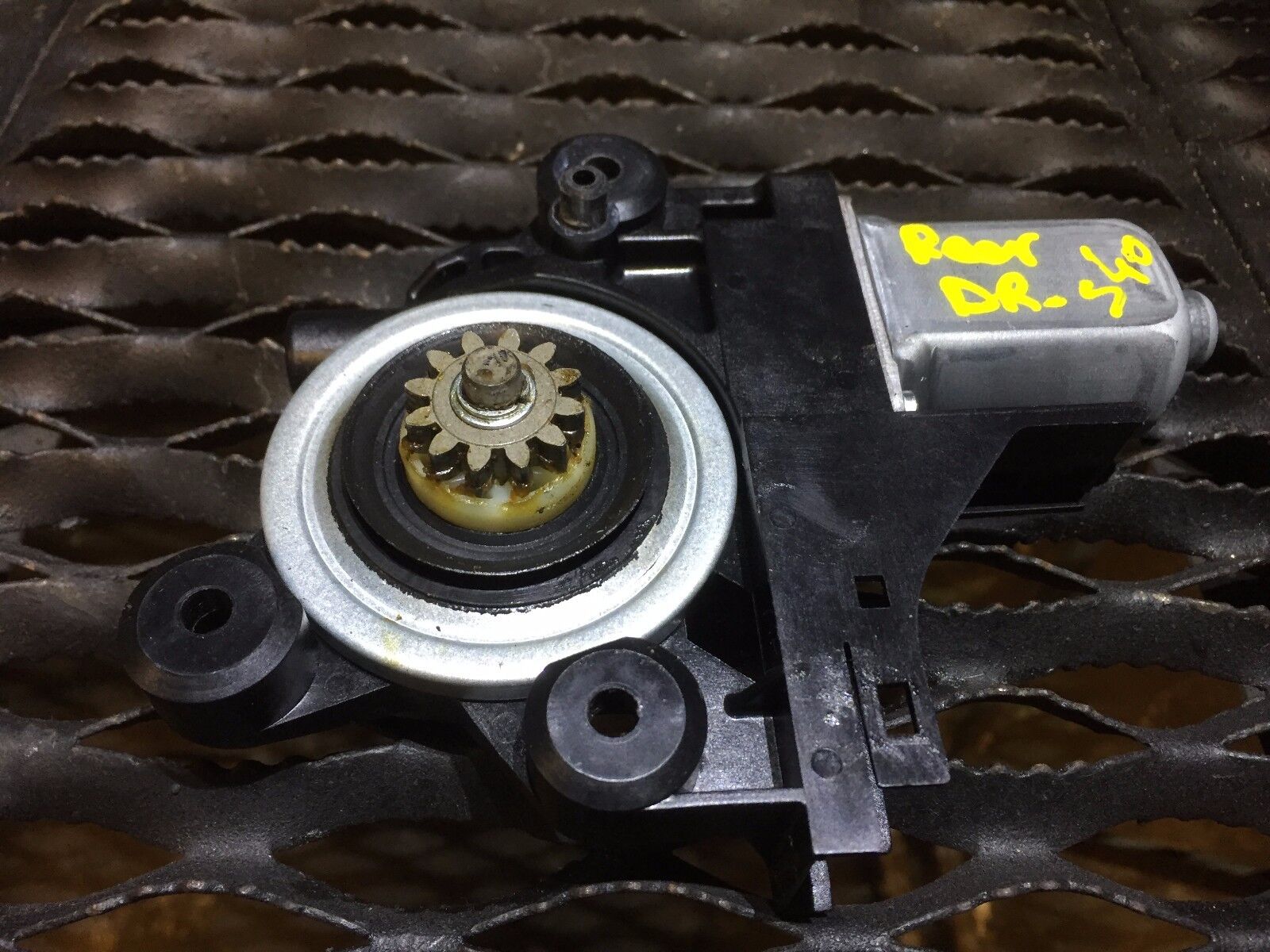 2005-2011 Volvo S40 Left Rear Door Window Motor - OEM Replacement Part for Power Window Repair - Perfect for DIY Fixes & Auto Shops