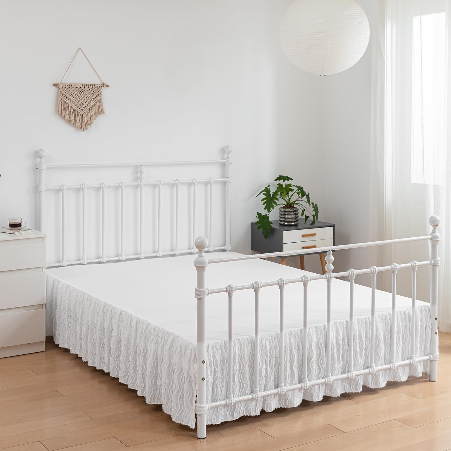 Wavy Tufted King Size Bed Skirt 18 Inch Drop - Ruffled Boho Style Split Corner Design - White Bedroom Decor for King Beds - Perfect for Bohemian & Coastal Bedroom Themes