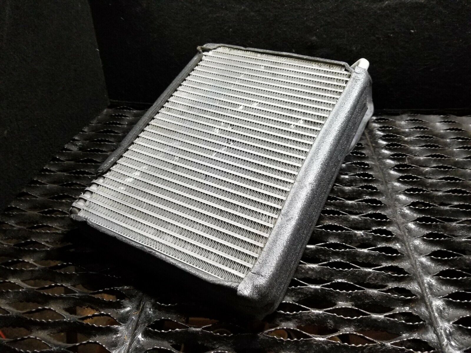 05 06 07 Dodge Magnum AC Evaporator Core OEM Replacement - Perfect for Cooling System Repair & Summer Driving Comfort