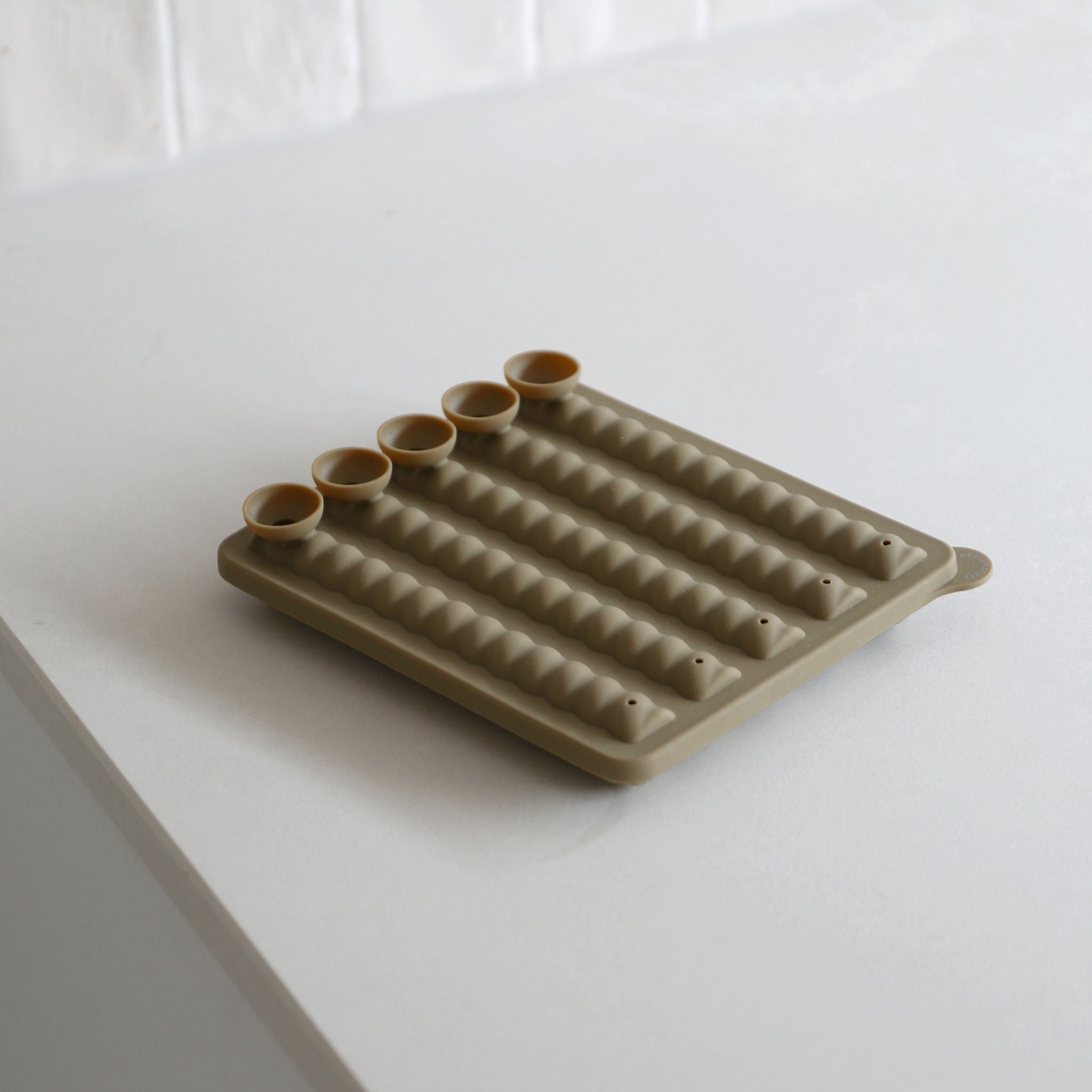 DESIGNSTUFF Spiral Twist Ice Cube Tray - Khaki Color Silicone Ice Mold for Cocktails, Whiskey & Cold Drinks - Perfect for Parties, Home Bars & Summer Refreshments