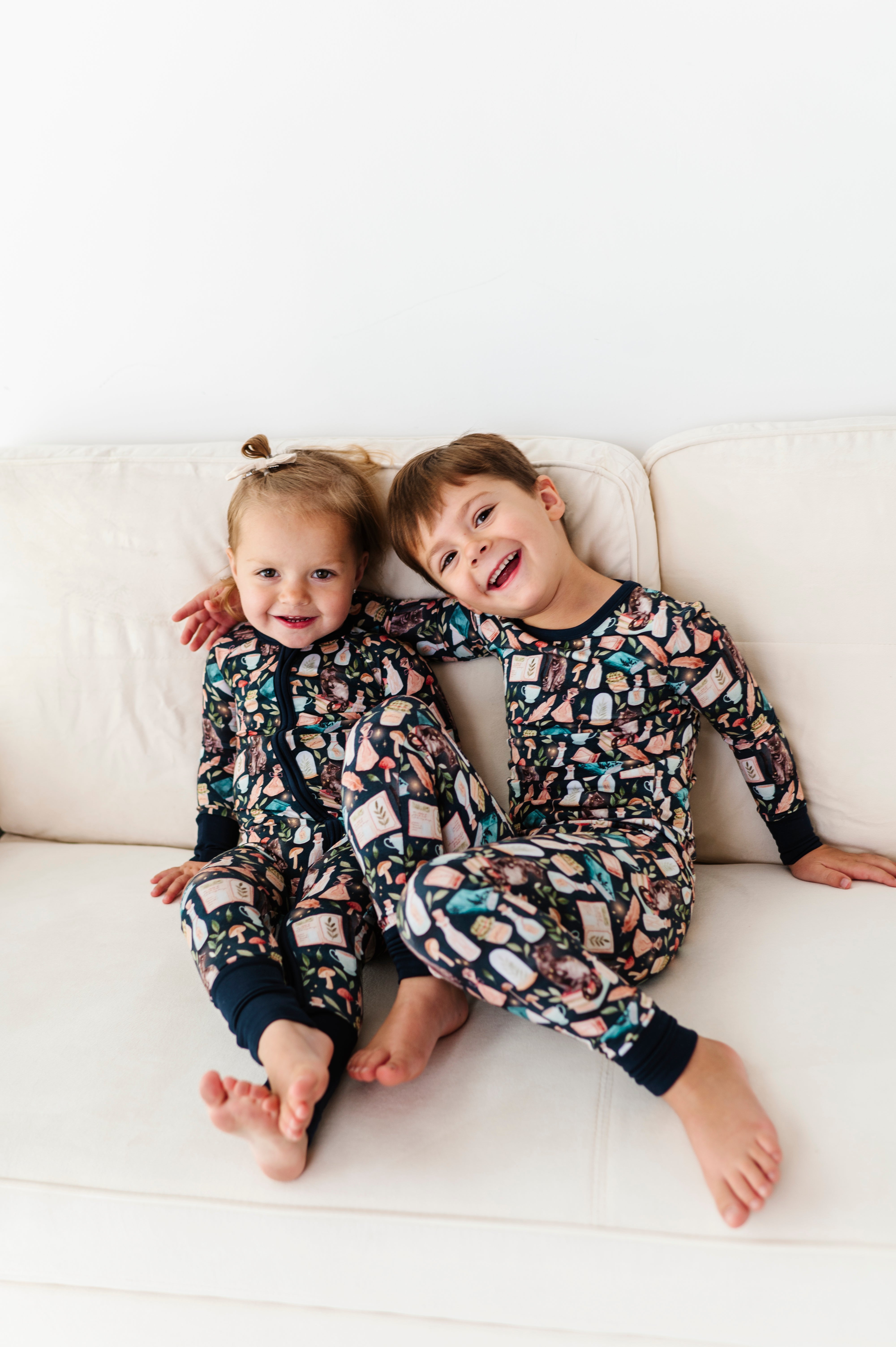 Botanicat Women's Two-Piece Pajama Set - Soft Floral Print Sleepwear for Cozy Nights & Relaxing at Home