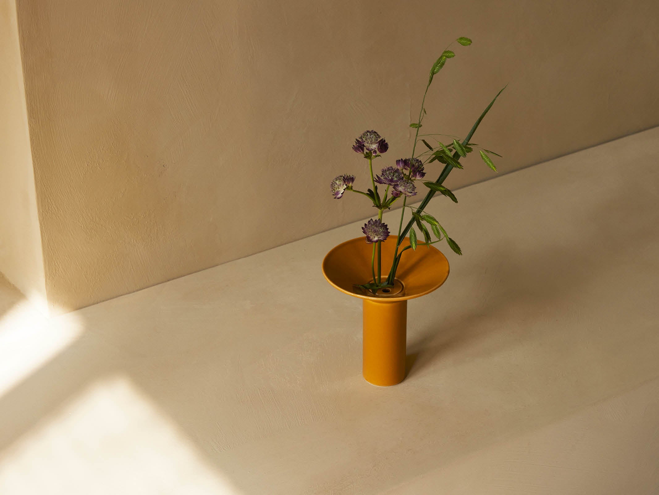Hana Vase - Elegant Ceramic Flower Vase for Home Decor, Wedding Centerpieces & Office Desk Decorations | Perfect for Fresh Flowers, Artificial Arrangements & Interior Design