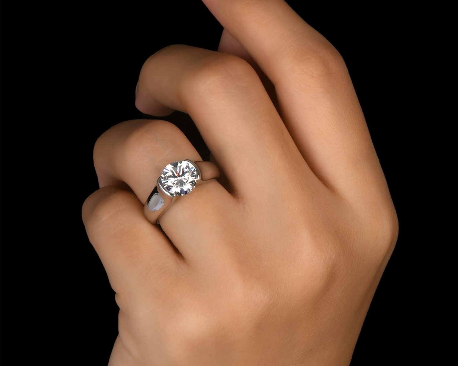 2.0 Carat Moissanite Engagement Ring for Women - Sterling Silver Round Cut Wedding Band - Anniversary & Promise Ring Gift - Perfect for Proposals, Bridal Jewelry & Special Occasions