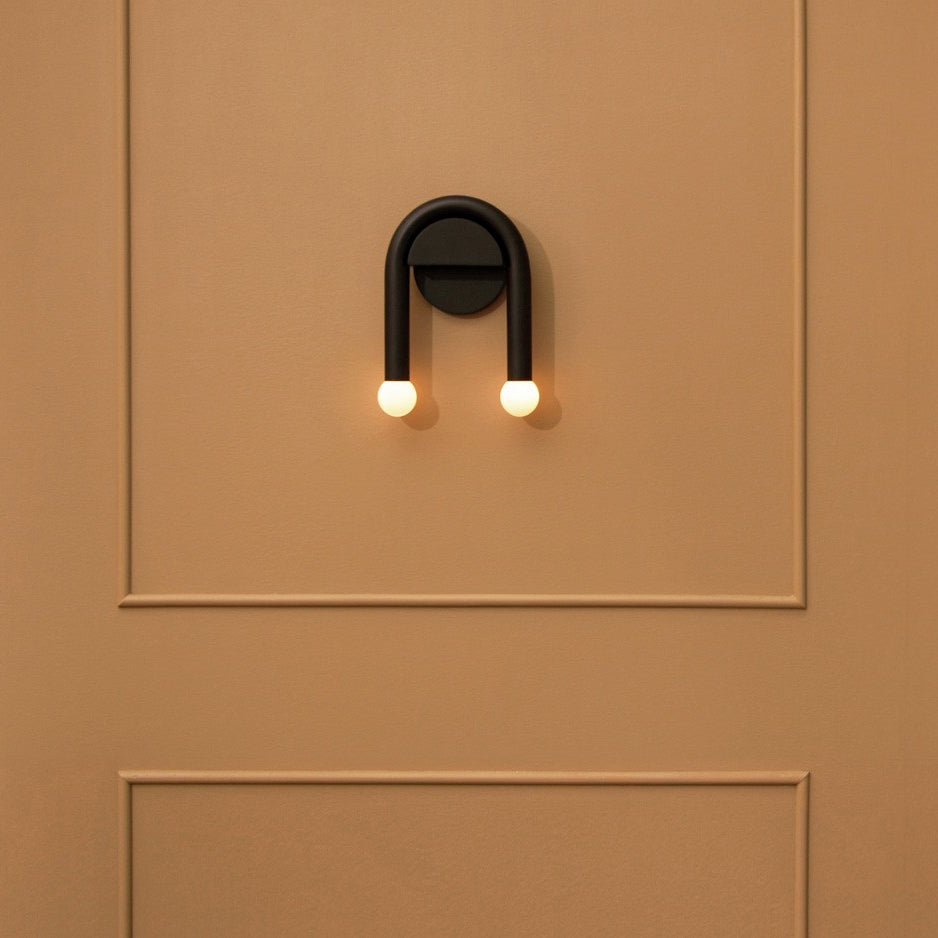 Modern C-Shaped Wall Lamp - Sleek LED Sconce Light for Bedroom, Living Room & Hallway - Dimmable Ambient Lighting for Home Decor & Cozy Atmosphere