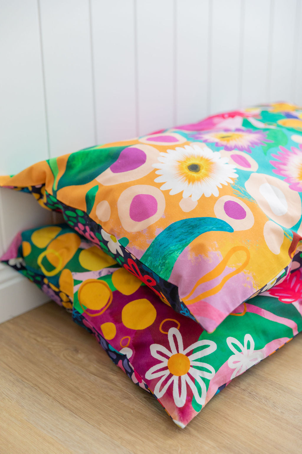 Kasey Rainbow Matilda Quilt Cover Set - Soft & Stylish Bedding for Cozy Nights - Perfect for Master Bedrooms, Guest Rooms & Dorm Decor