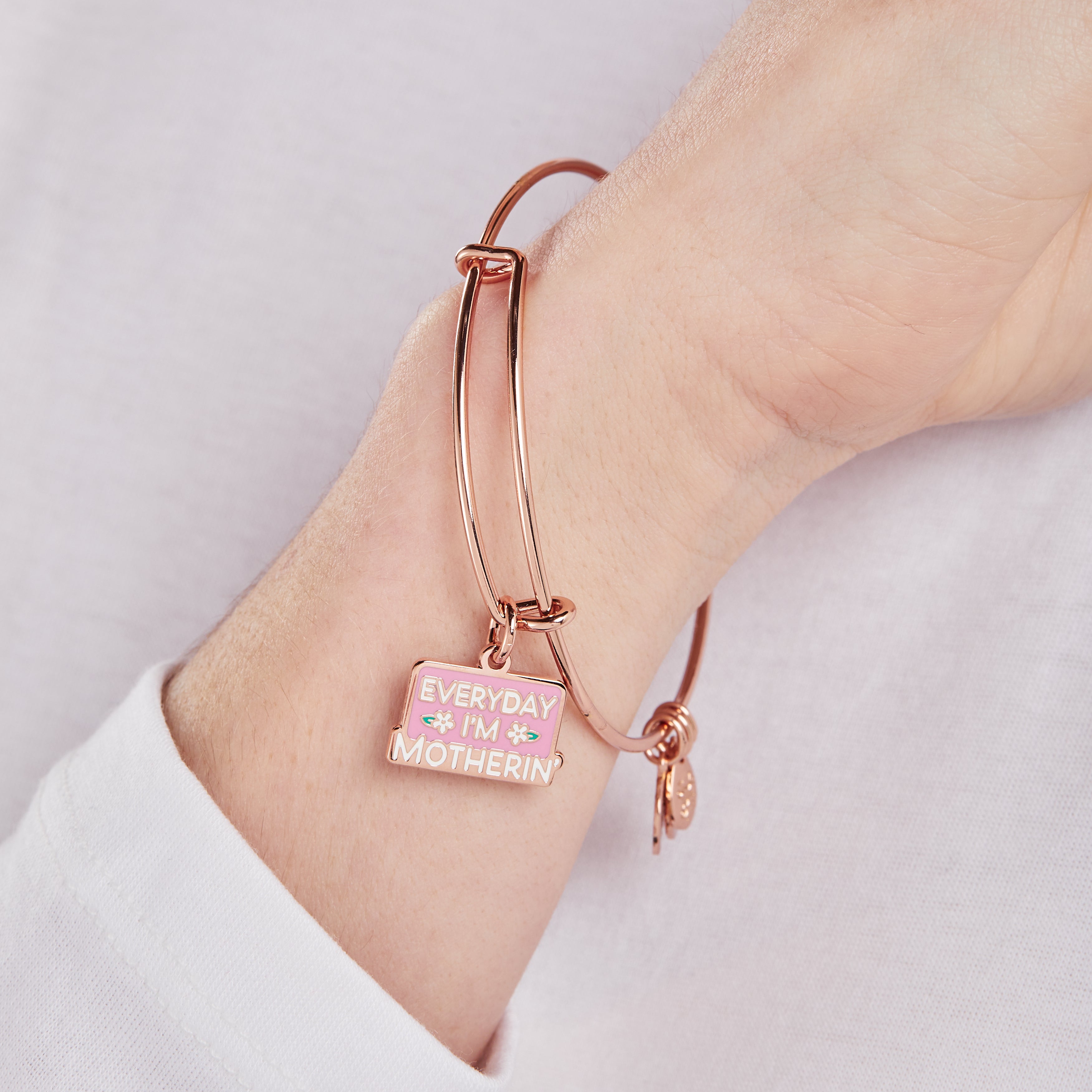 Everyday I'm Motherin' Charm Bangle Bracelet - Trendy Adjustable Women's Jewelry - Perfect for Gifts, Mother's Day & Daily Wear