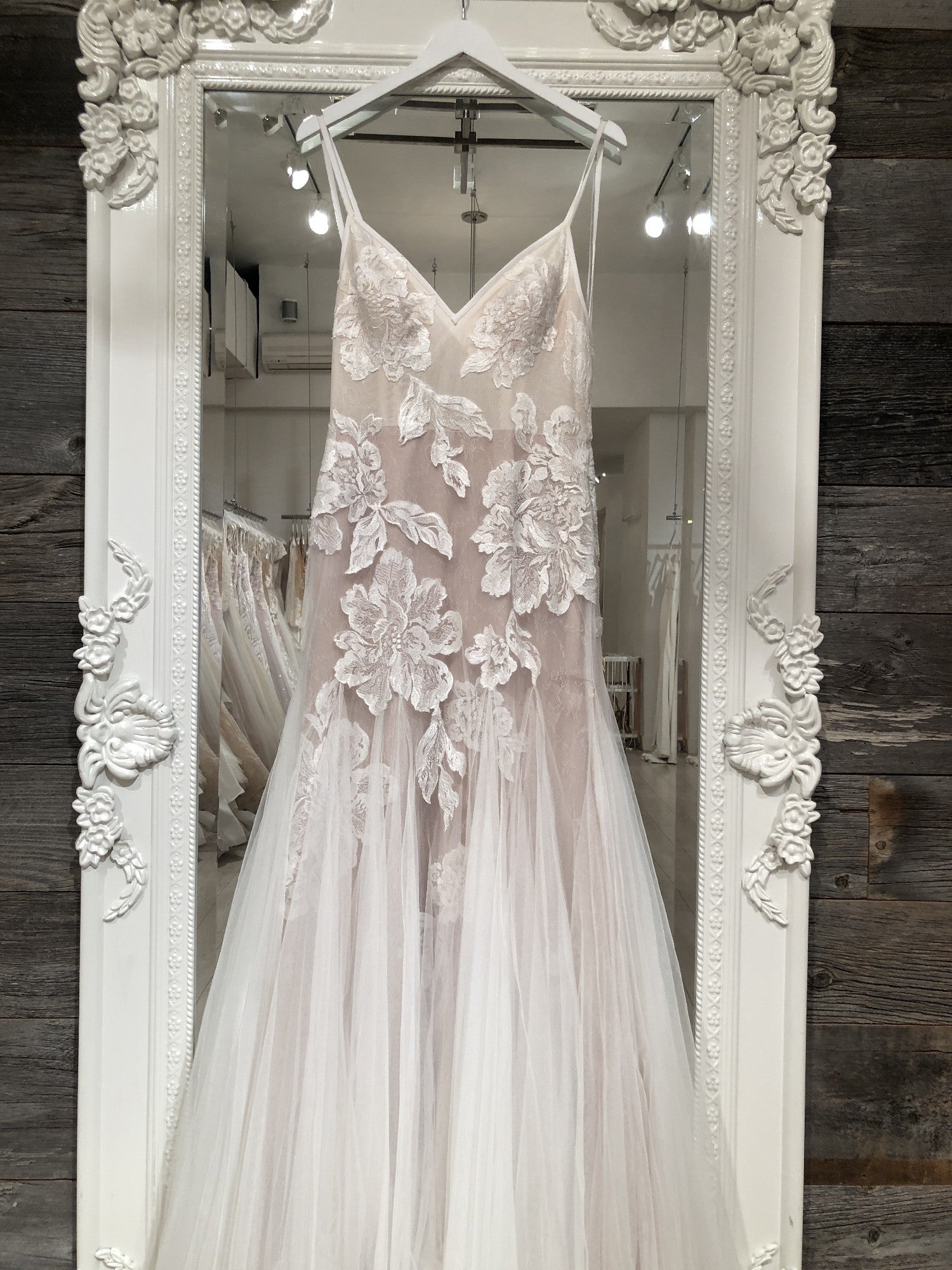 BHLDN Willowby Holden Gown - Elegant Wedding Dress for Brides | Perfect for Beach, Garden & Outdoor Ceremonies