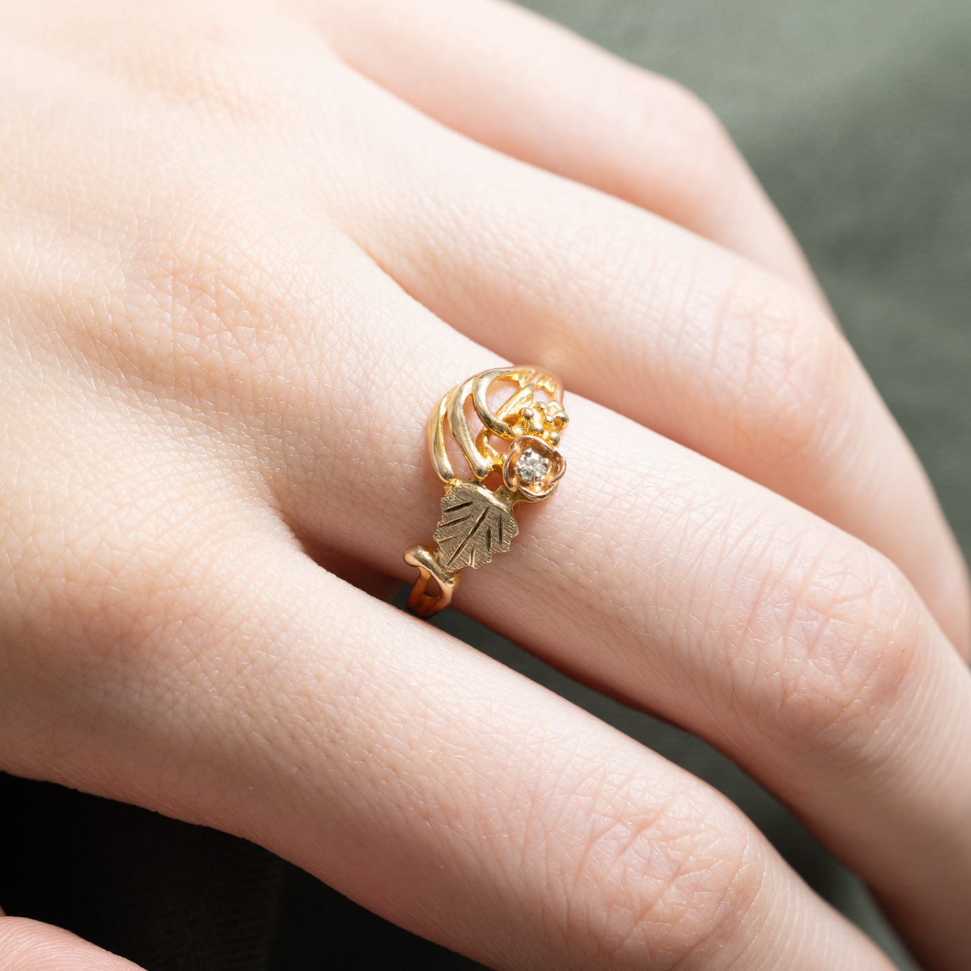 0.02ct Single Stone Diamond Floral Ring - Size 7 | Elegant Engagement, Wedding & Anniversary Gift for Women | Perfect for Proposals, Valentine's Day & Special Occasions