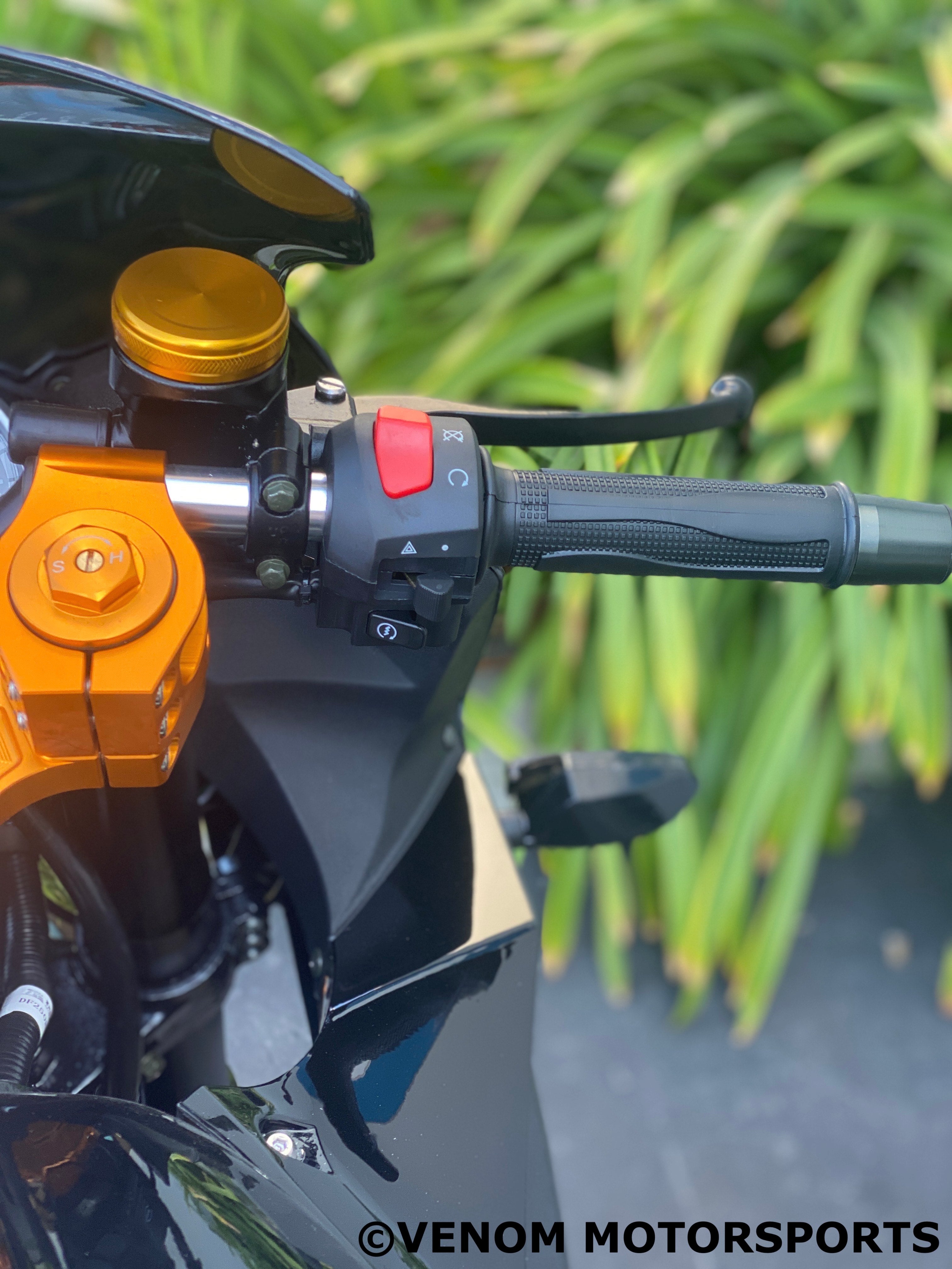 Venom X22R Ninja 250cc Motorcycle - 5-Speed Manual Street Bike for Commuting & Urban Riding