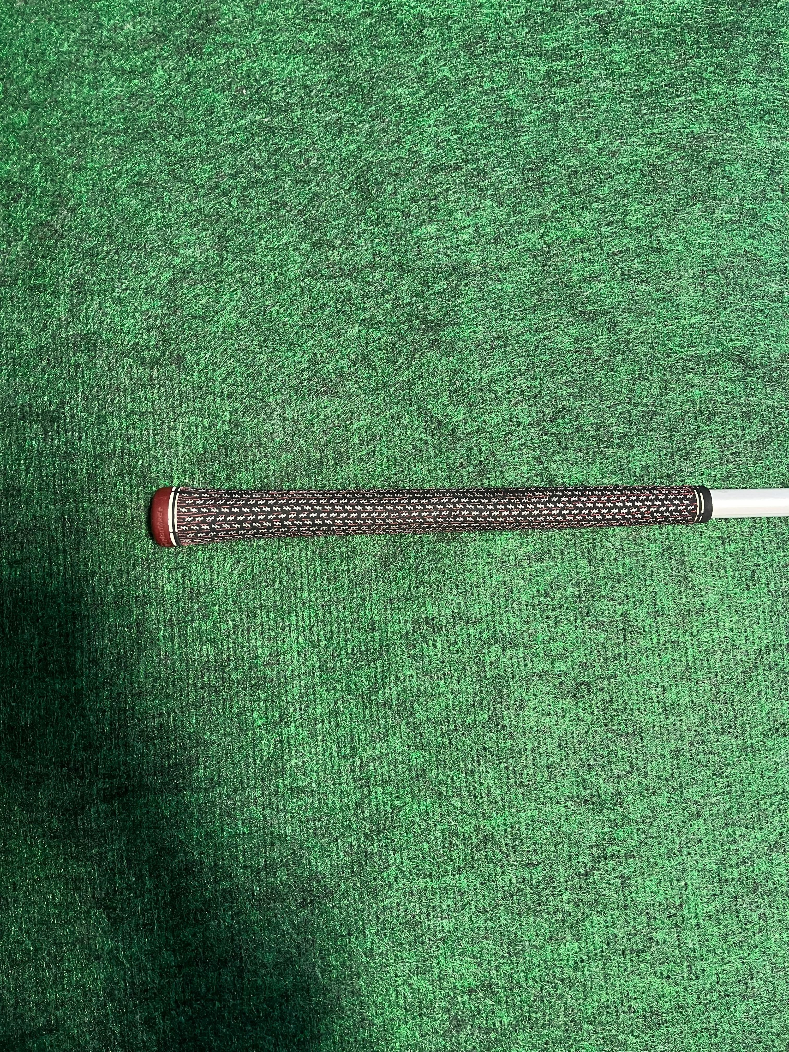 Graphite Design IZ 7 Extra Stiff Flex 45-Inch Golf Driver Shaft - Perfect for Long Drives and Enhanced Control on the Course