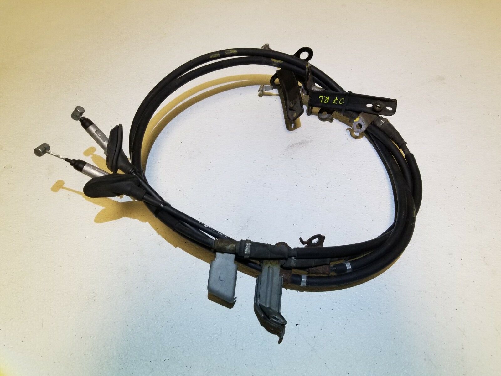 05-08 Acura RL Emergency Parking Brake Cable Pair - OEM Replacement Parts for Reliable Parking Safety | Perfect for DIY Repairs & Emergency Brake Maintenance