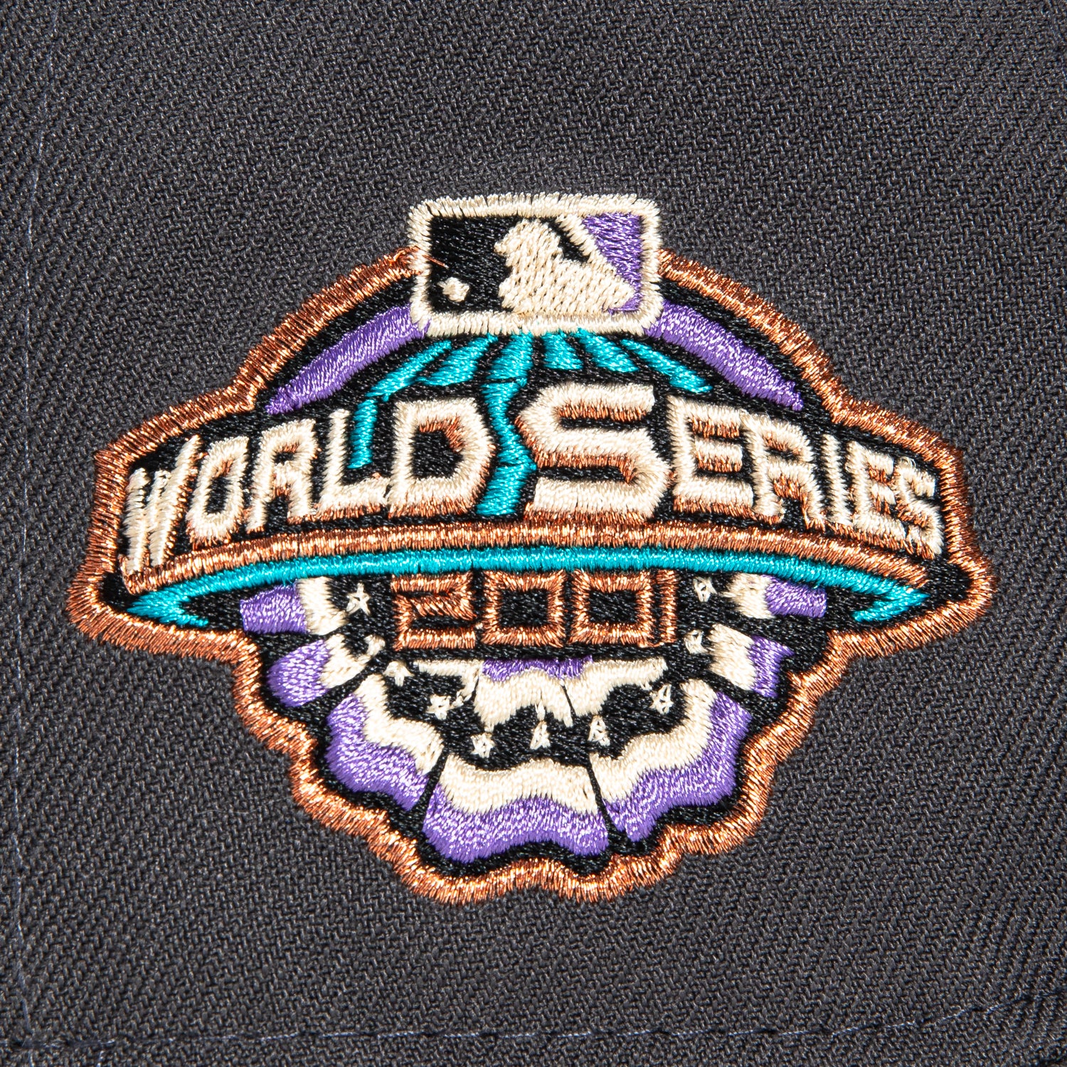 New Era 59Fifty Arizona Diamondbacks 2001 World Series Patch Snapback Hat - Graphite, Purple & Metallic Copper | MLB Baseball Cap for Fans & Collectors | Perfect for Games, Tailgating & Sports Memorabilia Display
