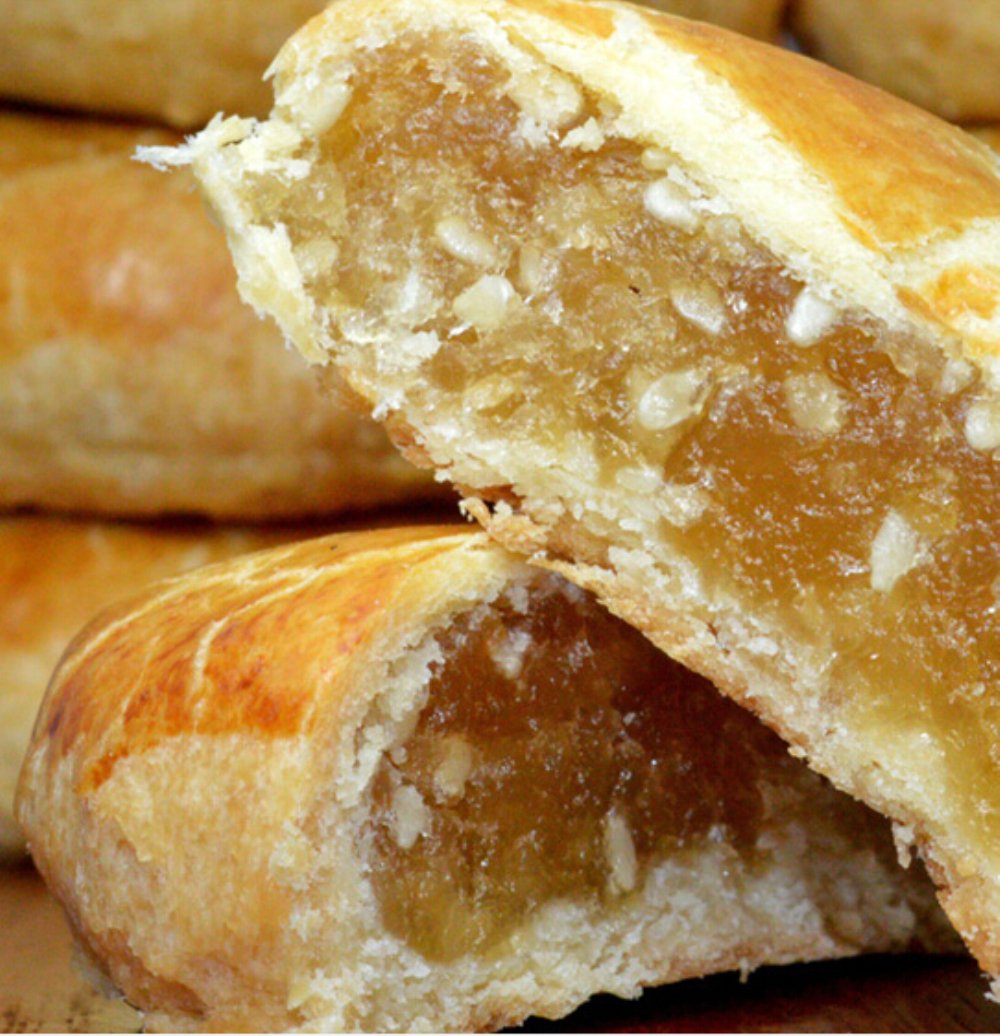 Lianxianglou Wife Cake - Traditional Guangdong Specialty Snacks | Delicious Chinese Pastry Gift Box | Perfect for Gifts, Tea Time & Dessert