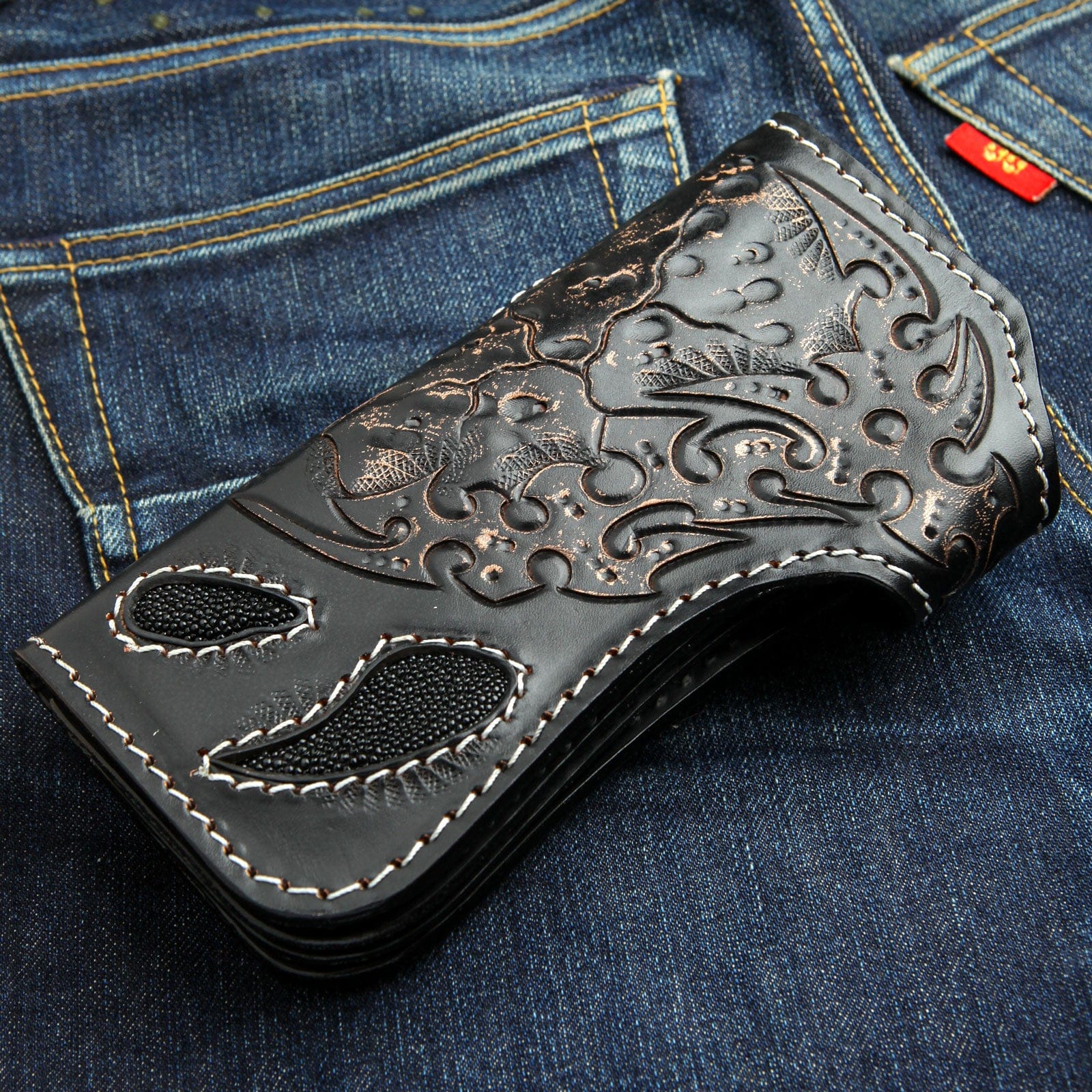 Devil Skull Genuine Leather Biker Wallet for Men - Gothic Motorcycle Chain Wallet with ID Window & Credit Card Slots - Perfect for Bikers, Riders & Motorcycle Enthusiasts