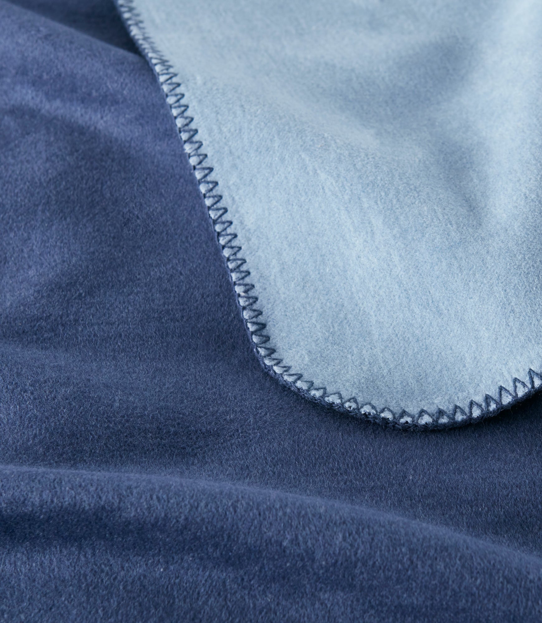 Alta Reversible Cotton Blanket - Soft & Breathable All-Season Throw - Perfect for Bed, Sofa, or Outdoor Picnics