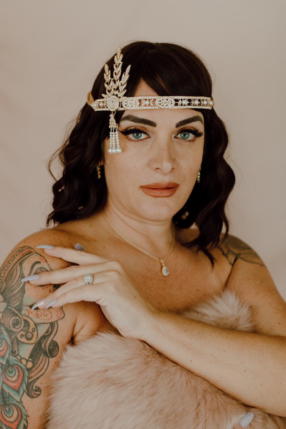 Vintage 1920s Gold Flapper Headpiece - Art Deco Hair Accessory for Gatsby Parties, Halloween Costumes & Roaring 20s Themed Events