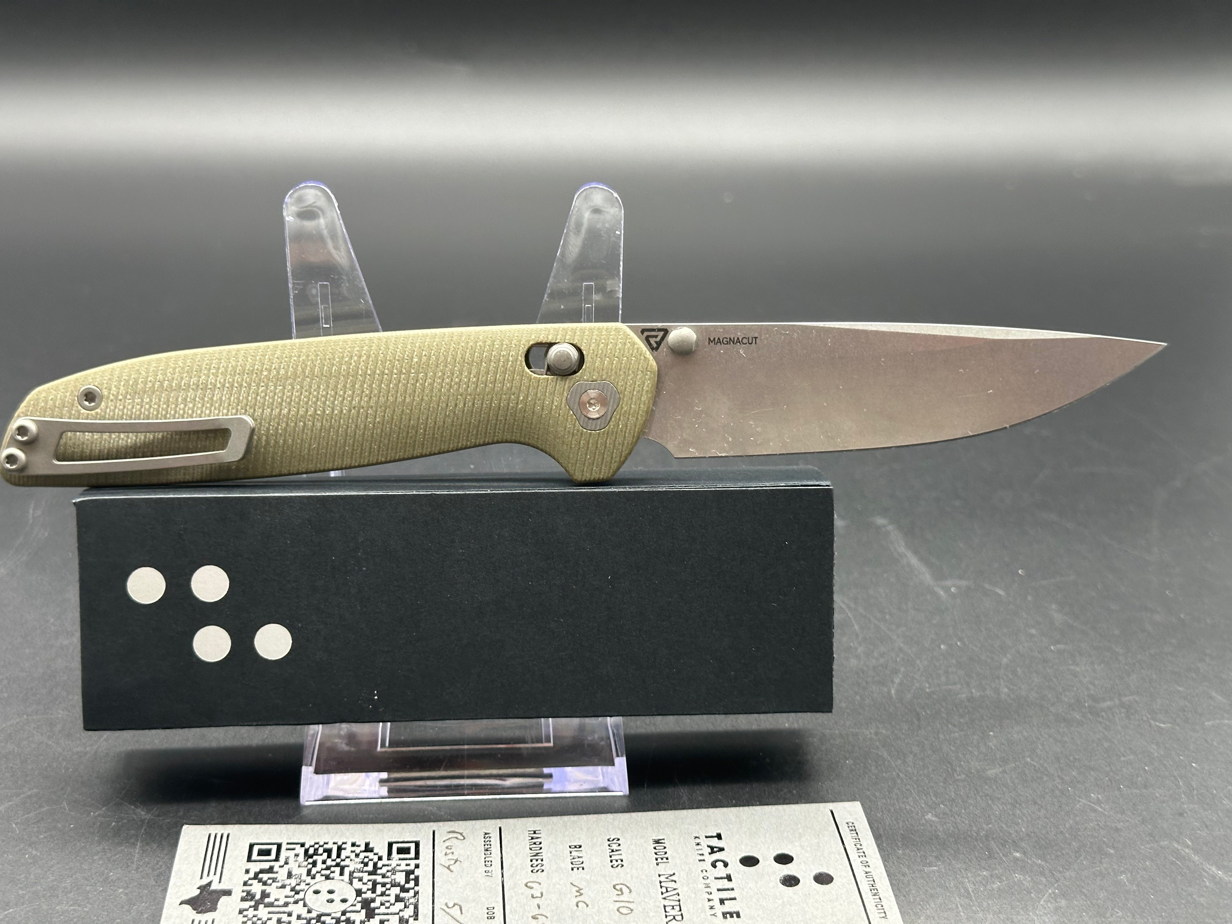 Tactile Knives Maverick - Green G10 Handle with MagnaCut Blade - EDC Folding Pocket Knife for Outdoor, Camping & Everyday Carry (EDC)