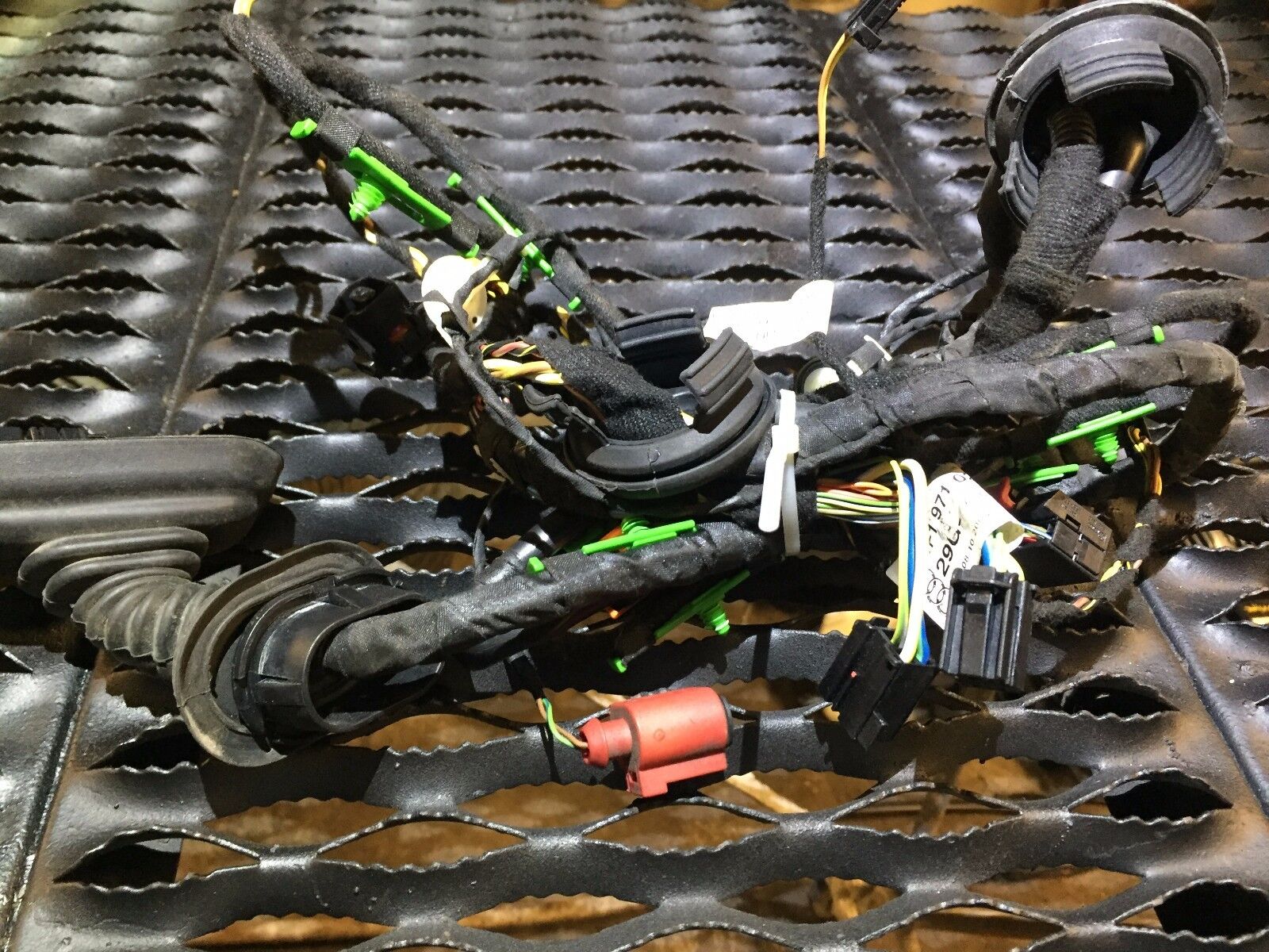 05-08 Audi A6 C6 Front Driver Door Wiring Harness OEM 4F1971029 - Replacement Electrical Connector for Door Panel Repair & Power Window Fix