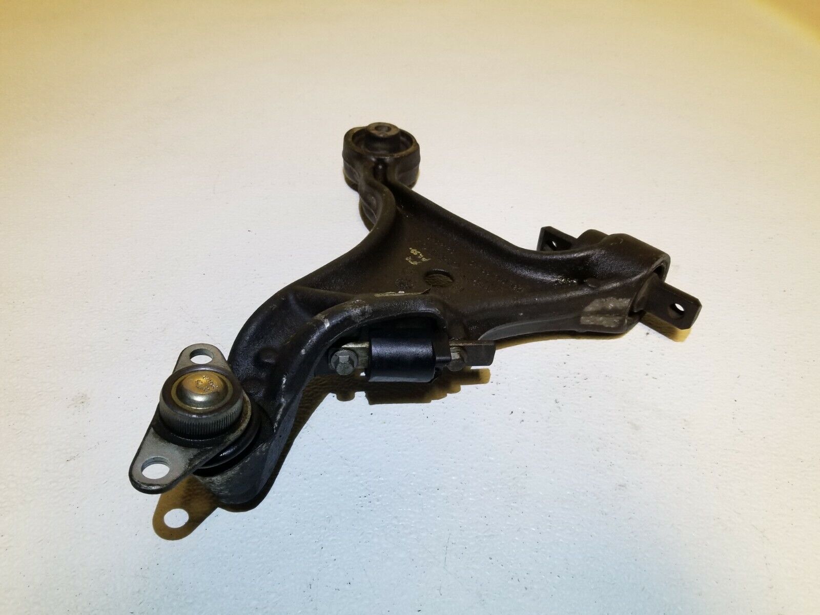 Volvo S60 Front Passenger Side Lower Control Arm 2005-2009 OEM Replacement Part - Perfect for Suspension Repair & Maintenance