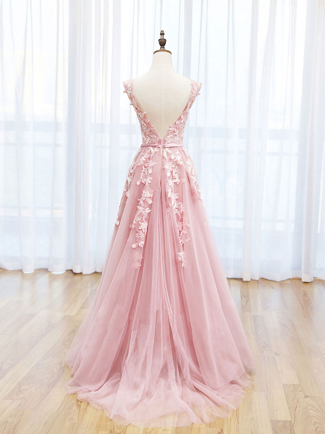 Elegant Pink Scoop Neck Tulle Long Prom Dress | Backless Evening Gown for Women | Perfect for Homecoming, Formal Dances & Special Occasions