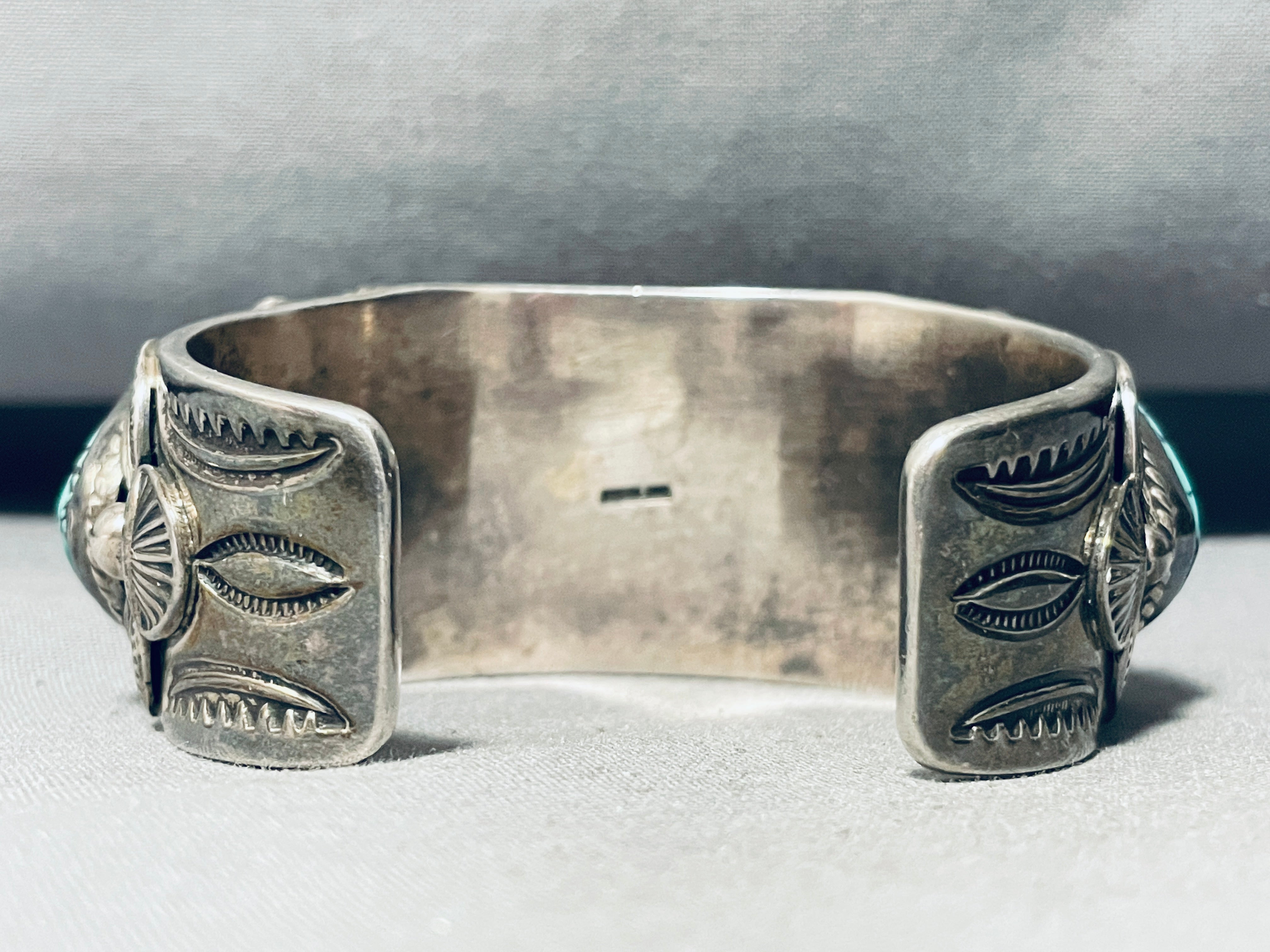 127 Grams!! Vintage Native American Navajo Spiderweb Turquoise Sterling Silver Shell Bracelet