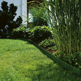 Gardena Green Lawn Edging - 15cm Height for Garden Borders, Flower Beds & Landscape Design | Durable Plastic Yard Edging for Professional & DIY Use
