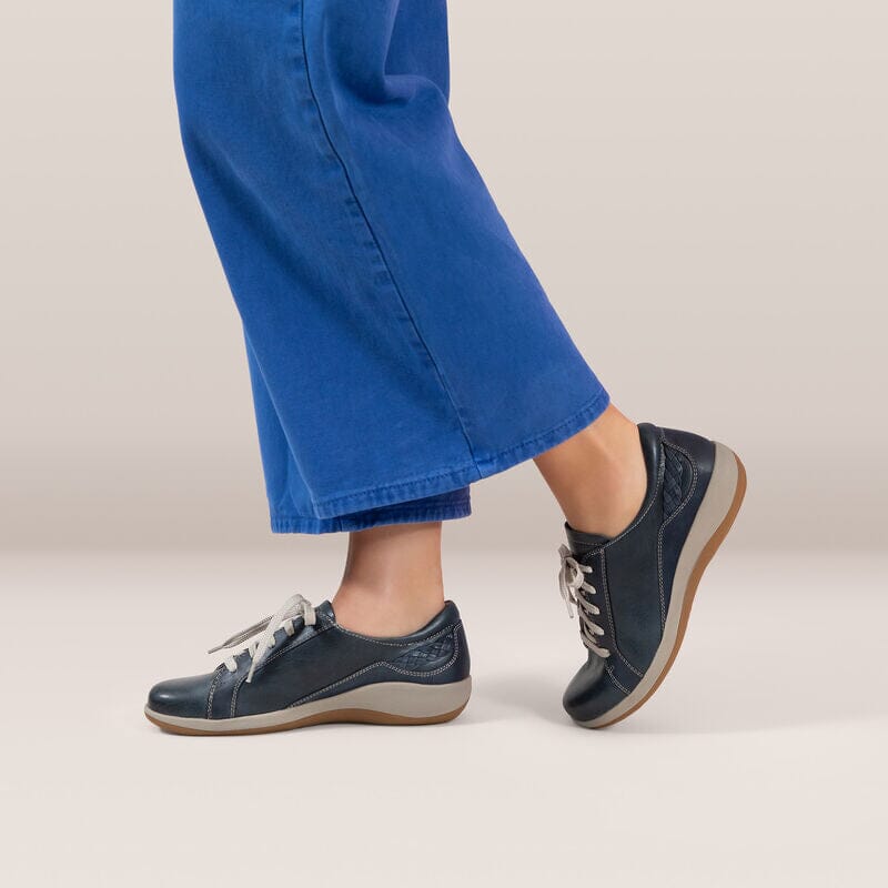AETREX DANA Lace Up Oxford Shoes for Women - Comfortable Walking & Work Shoes for Nurses, Teachers & Professionals