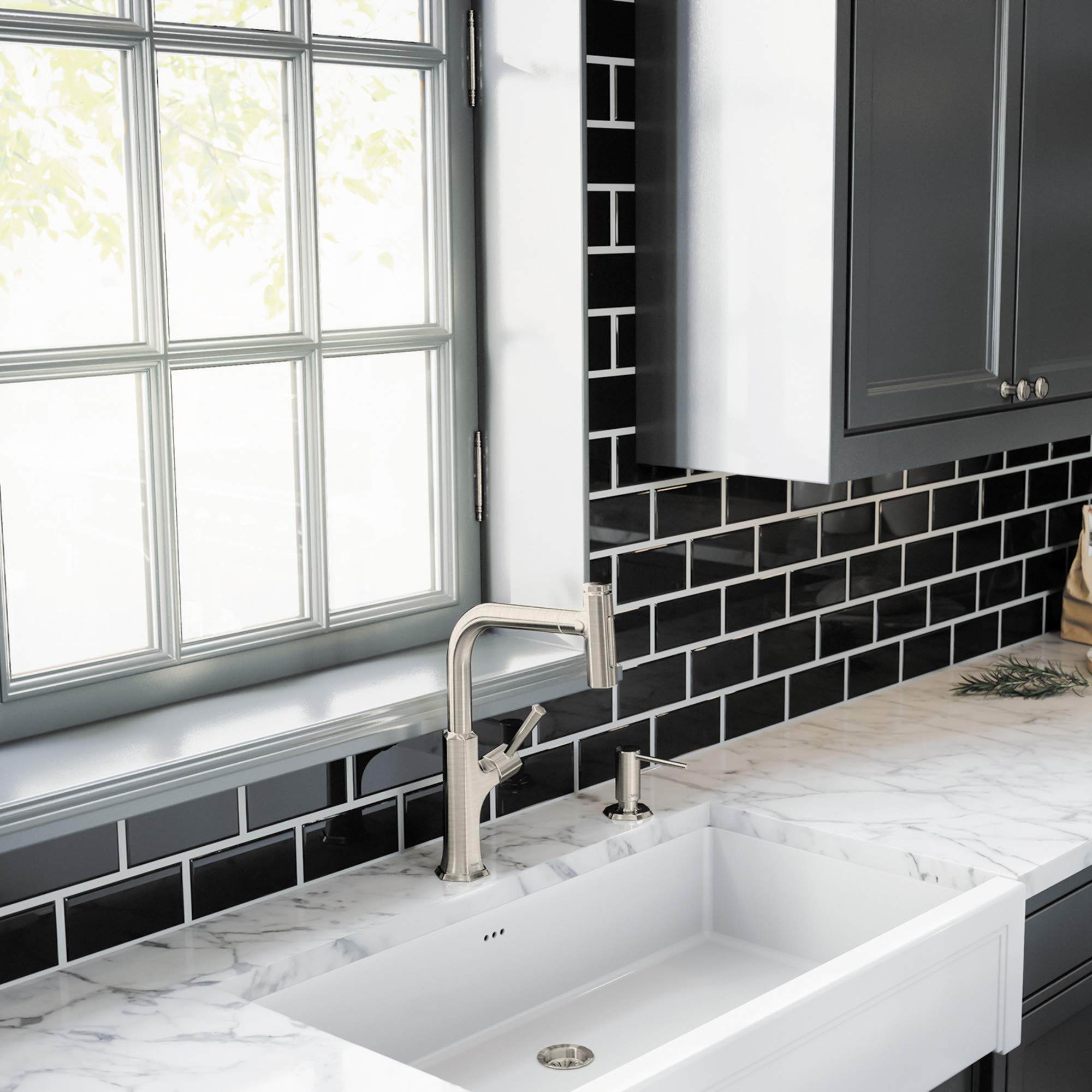 Hansgrohe Locarno Brushed Nickel Single-Handle Pull-Out Sprayer Kitchen Faucet - Modern Water-Saving Design for Sink, Dishwashing & Food Prep (Model 04828800)