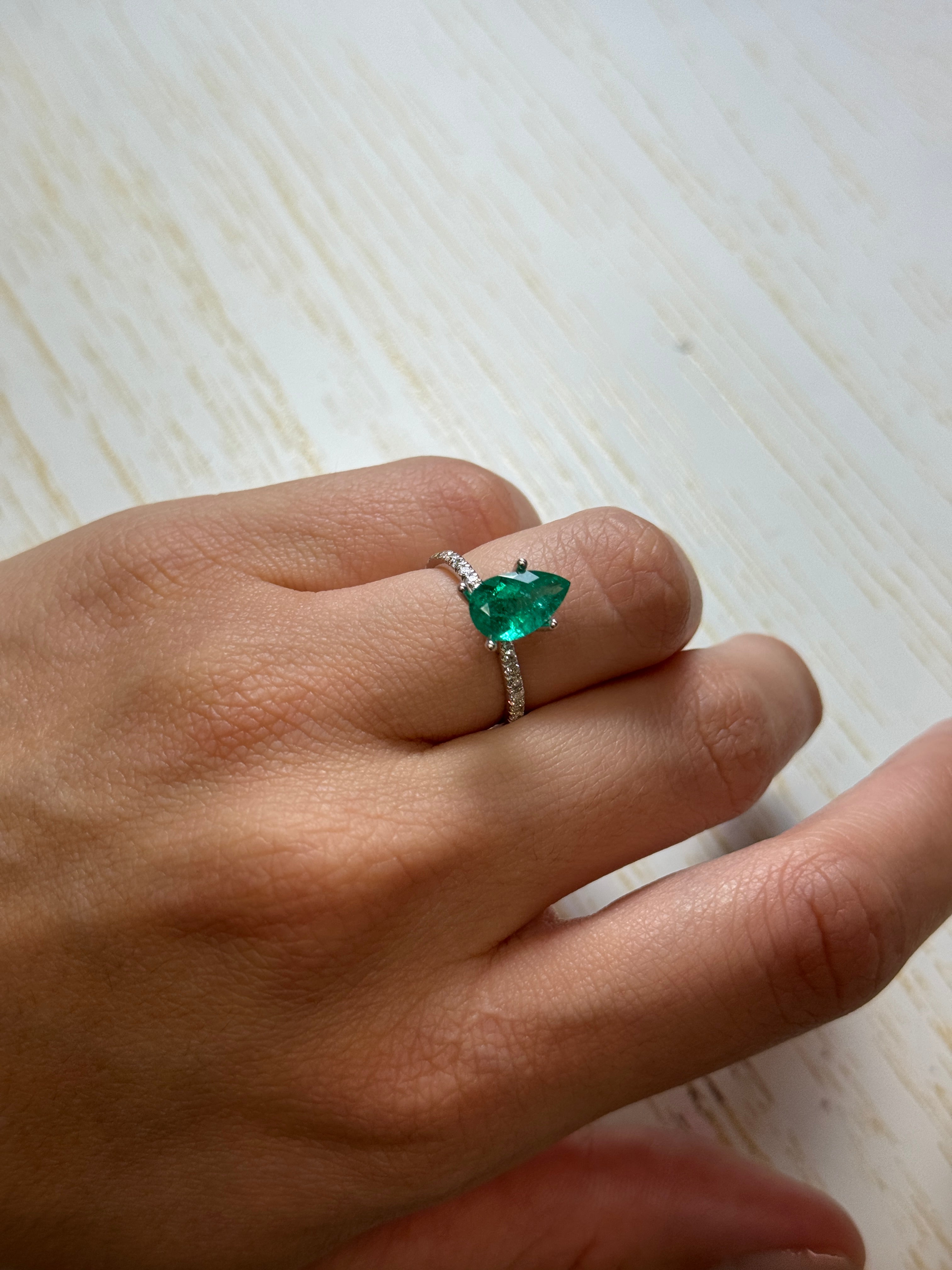 1.79 Carat 11x7mm Deep Bluish Green Natural Colombian Emerald Pear Cut Loose Gemstone for Jewelry Making & Engagement Rings