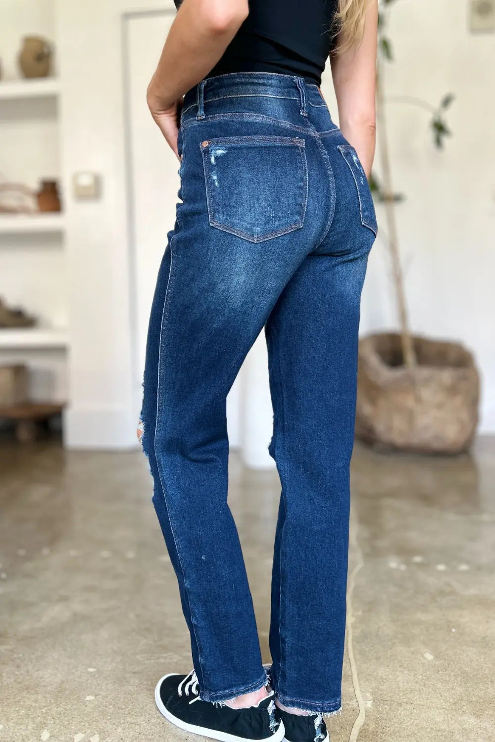 Judy Blue High Waist Rigid Magic Destroyed Straight Jeans for Women - Vintage Distressed Denim Pants with Comfort Stretch (Casual Wear, Street Style, Night Out)