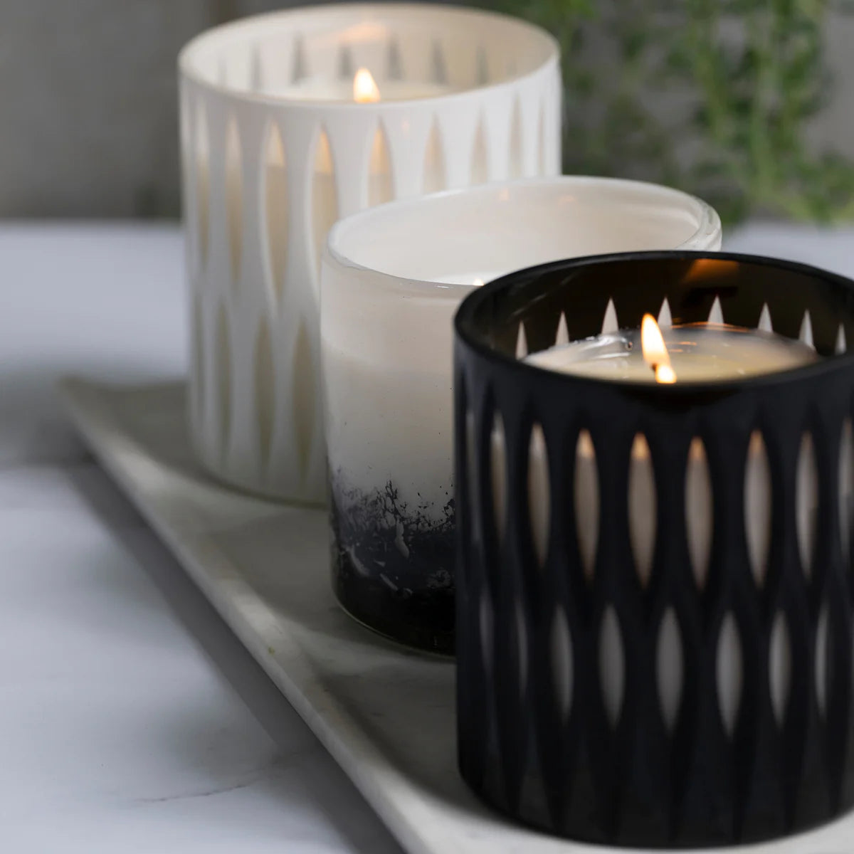 Glimpse Noir Luxury Scented Candle 440g by Apsley and Company - Premium Soy Wax Candle for Home Decor, Romantic Dinner & Relaxation