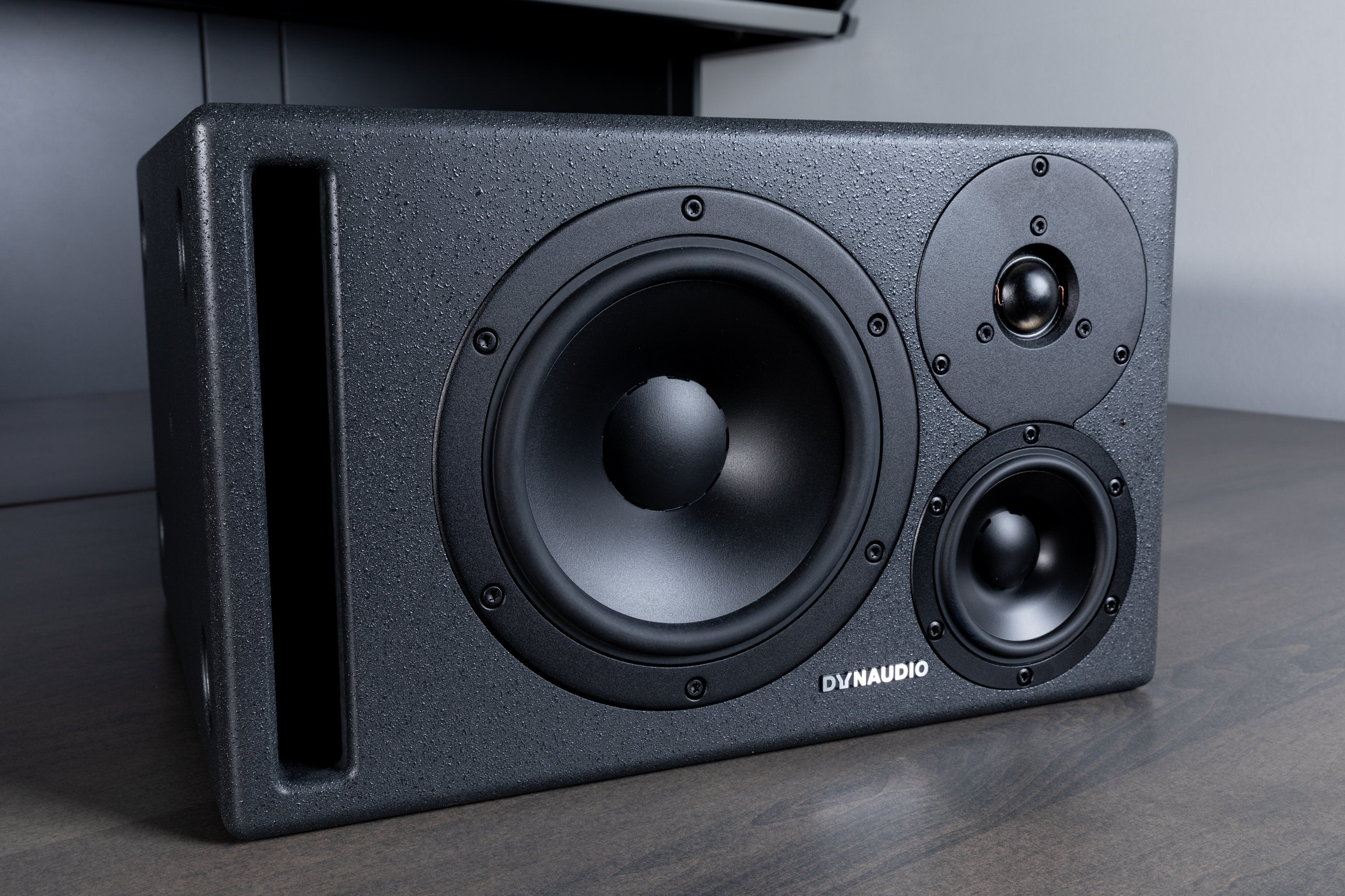 Dynaudio Core Professional Studio Monitor Speakers - High-Performance Audio for Music Production, Mixing & Mastering | Perfect for Home Studios & Professional Recording