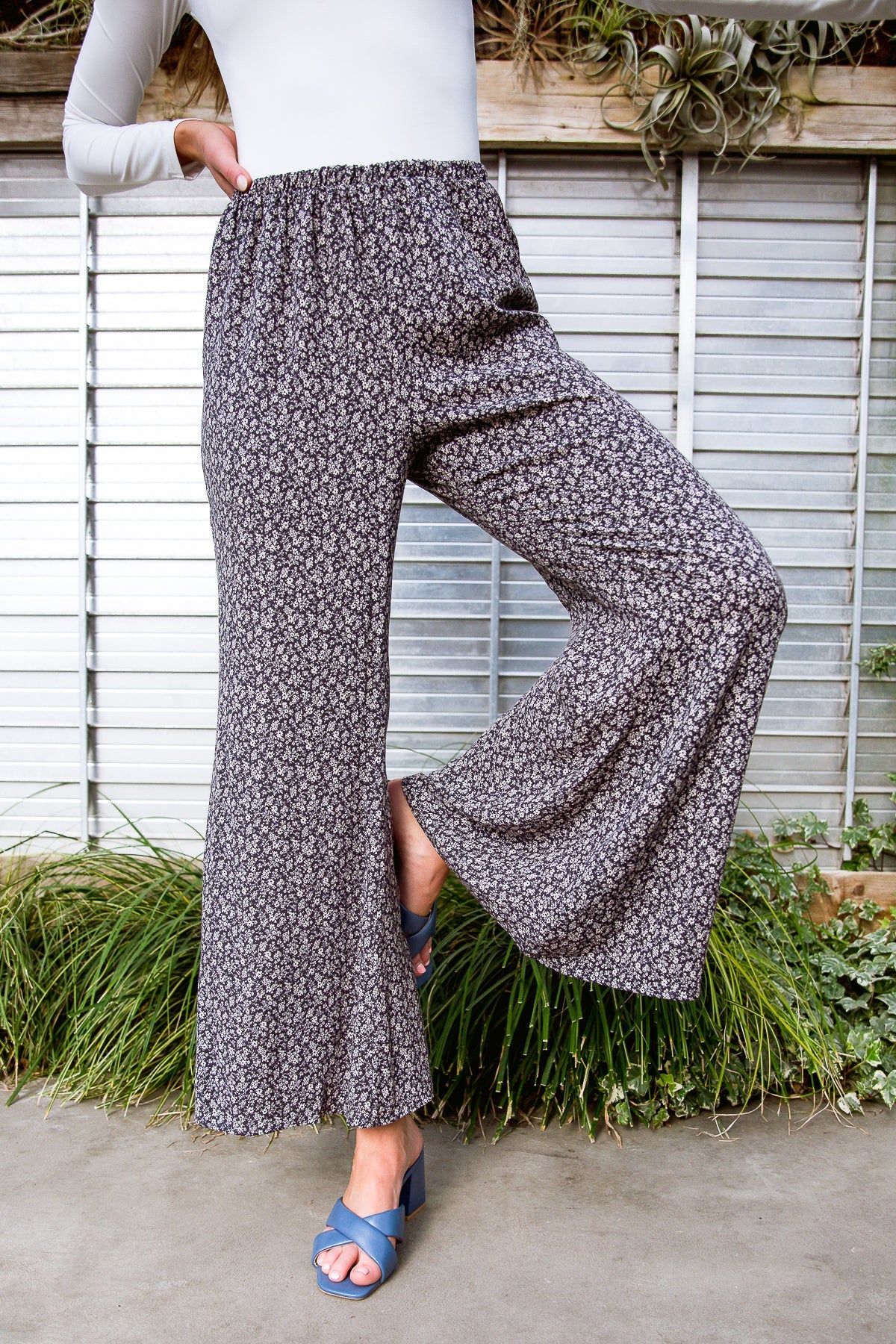 Stylish City Views Wide Leg Pants for Women - Comfortable High Waisted Palazzo Trousers for Office, Travel & Casual Wear