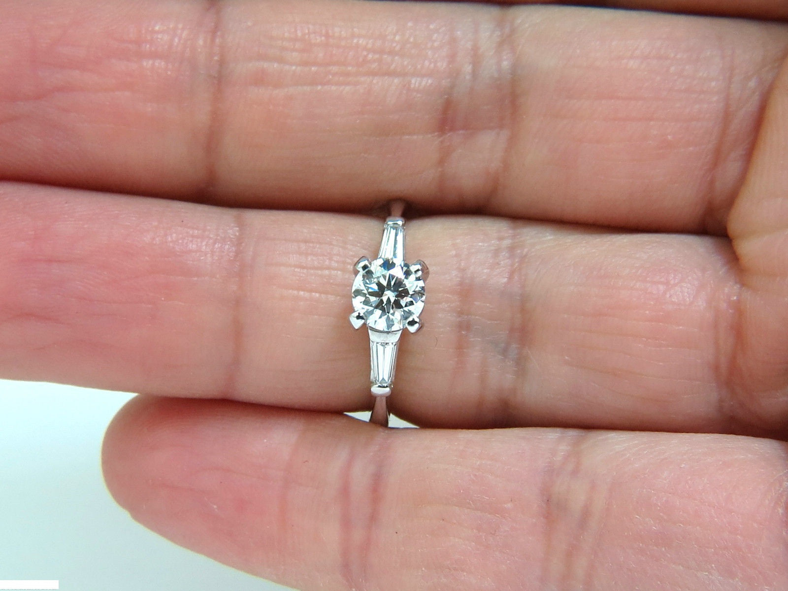 1.04CT GIA Certified Ideal Cut Round Brilliant Diamond Ring in Platinum - G/VS2 Clarity for Engagement, Wedding & Anniversary Gifts