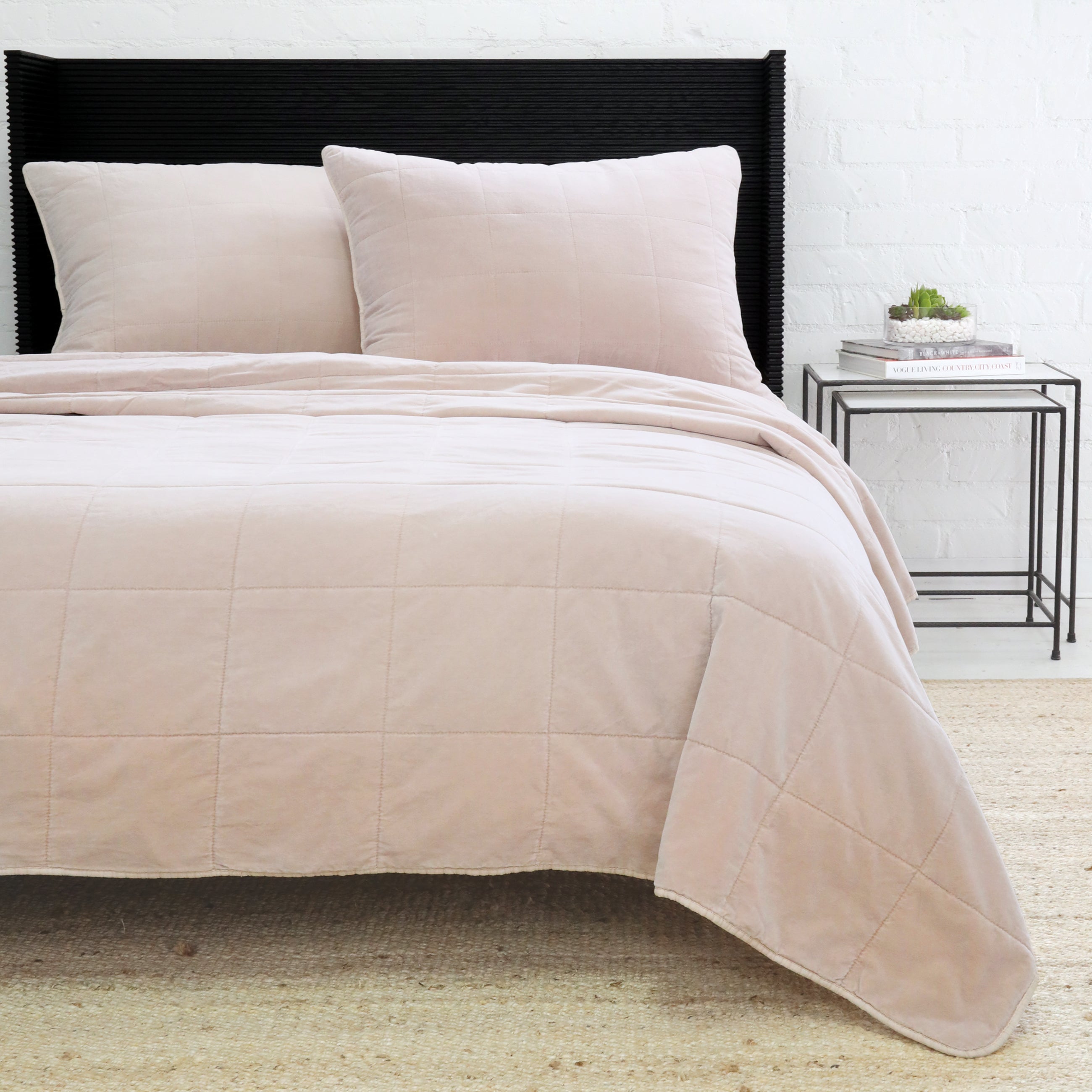 Amsterdam Coverlet - Soft & Stylish Bedspread for Queen Size Beds - Perfect for Cozy Bedrooms, Guest Rooms & Airbnb Stays