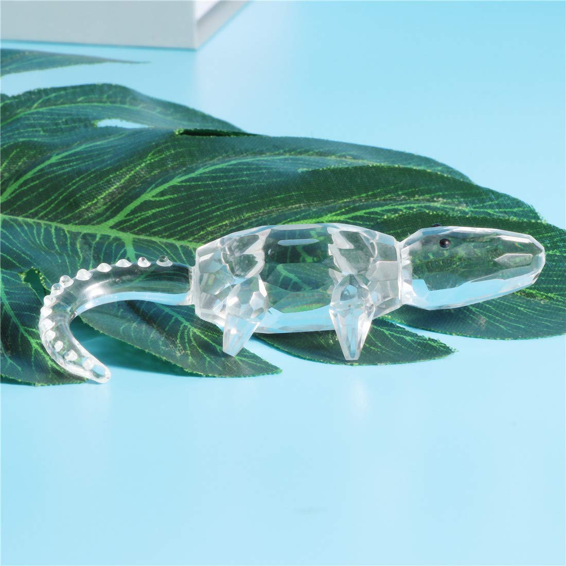 Waltz&F Crystal Small Crocodile Animal Figurine - Handcrafted Collectible Paperweight & Elegant Table Decor for Home Office, Gift for Animal Lovers & Crystal Collectors