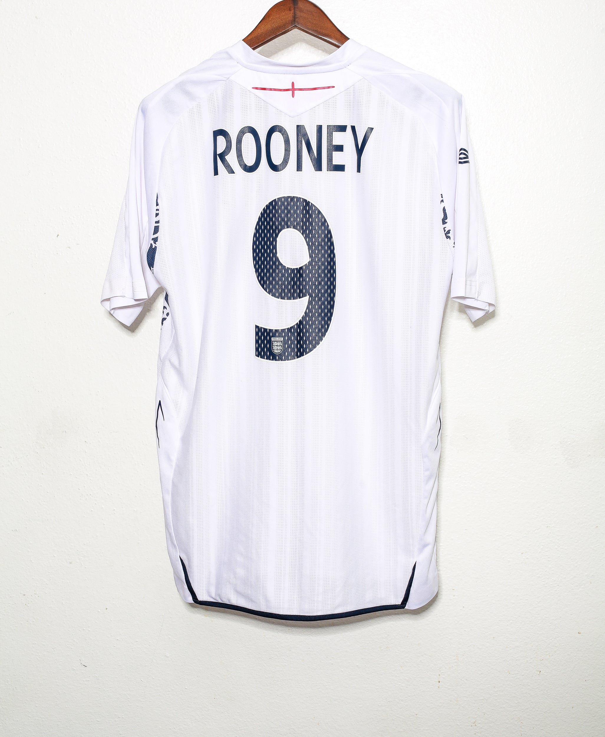 2008 England Home Soccer Jersey #9 Rooney (Size L) - Authentic Football Shirt for Fans & Collectors - Perfect for Matches, Gifts, and Sports Events