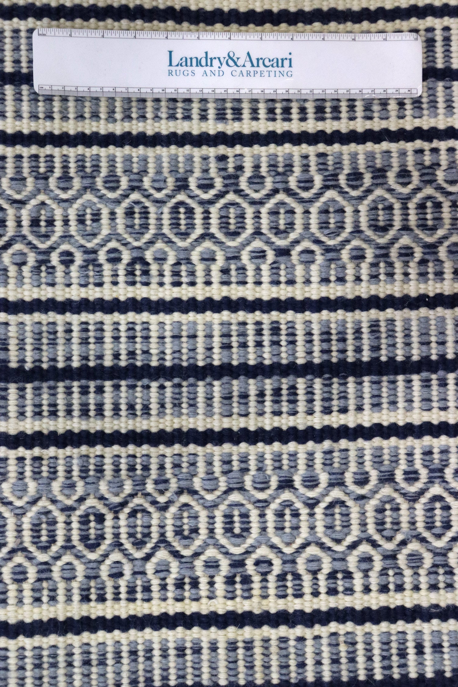 Handwoven Acadia Semi Worsted Contemporary Area Rug J66447 - Perfect for Living Room, Bedroom, or Office Decor