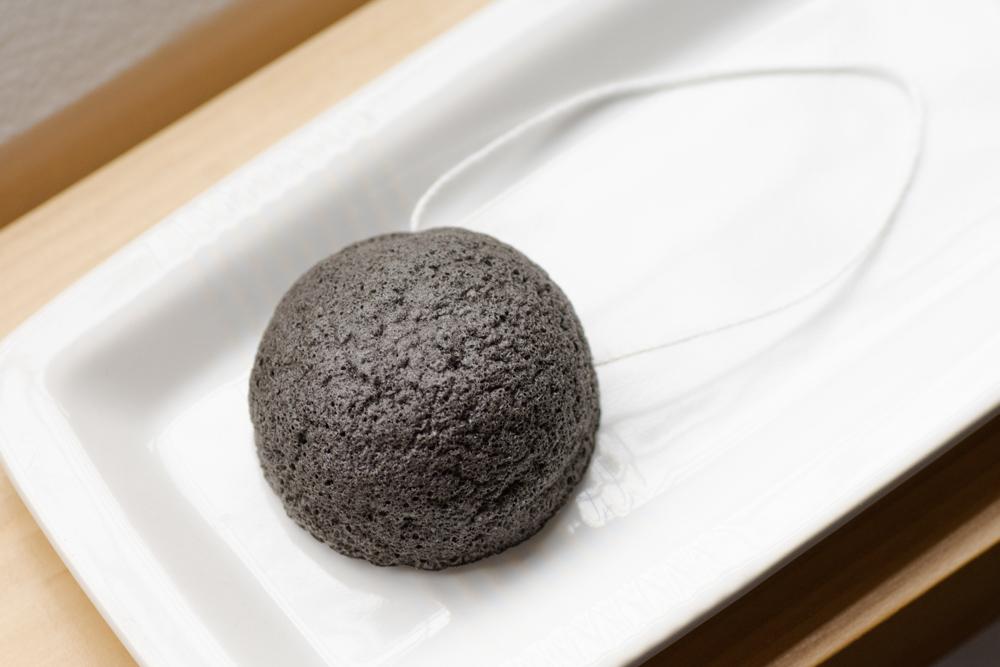 No Tox Life Luna Charcoal Facial Sponge - Natural Exfoliating & Cleansing Sponge for Acne-Prone Skin | Perfect for Daily Face Wash & Makeup Removal