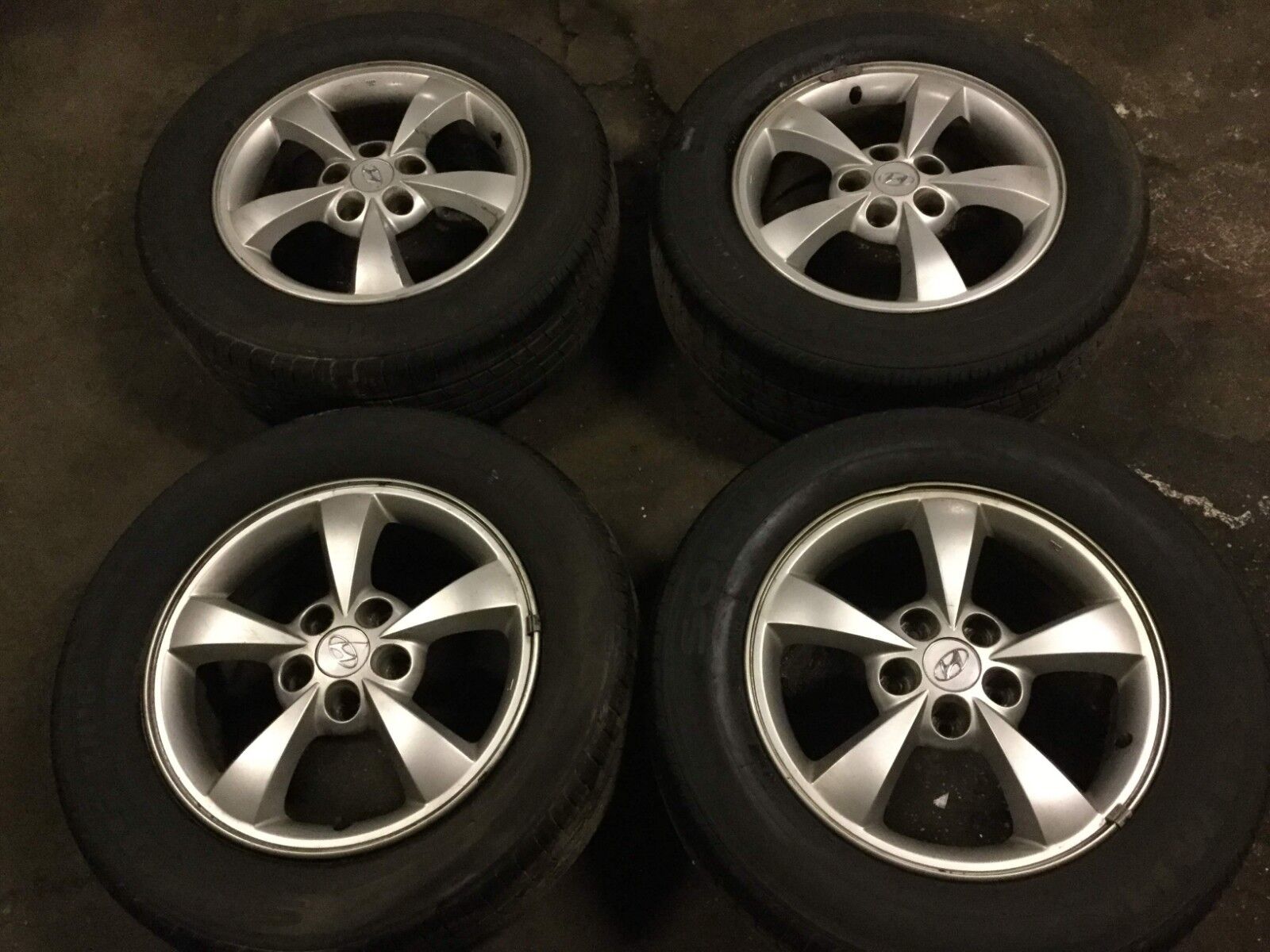 06-11 Hyundai Azera 225/60R16 Alloy Wheel & Tire Set (4pcs) - OEM A8 Replacement for Enhanced Performance & Style - Perfect for Road Trips & Daily Commuting
