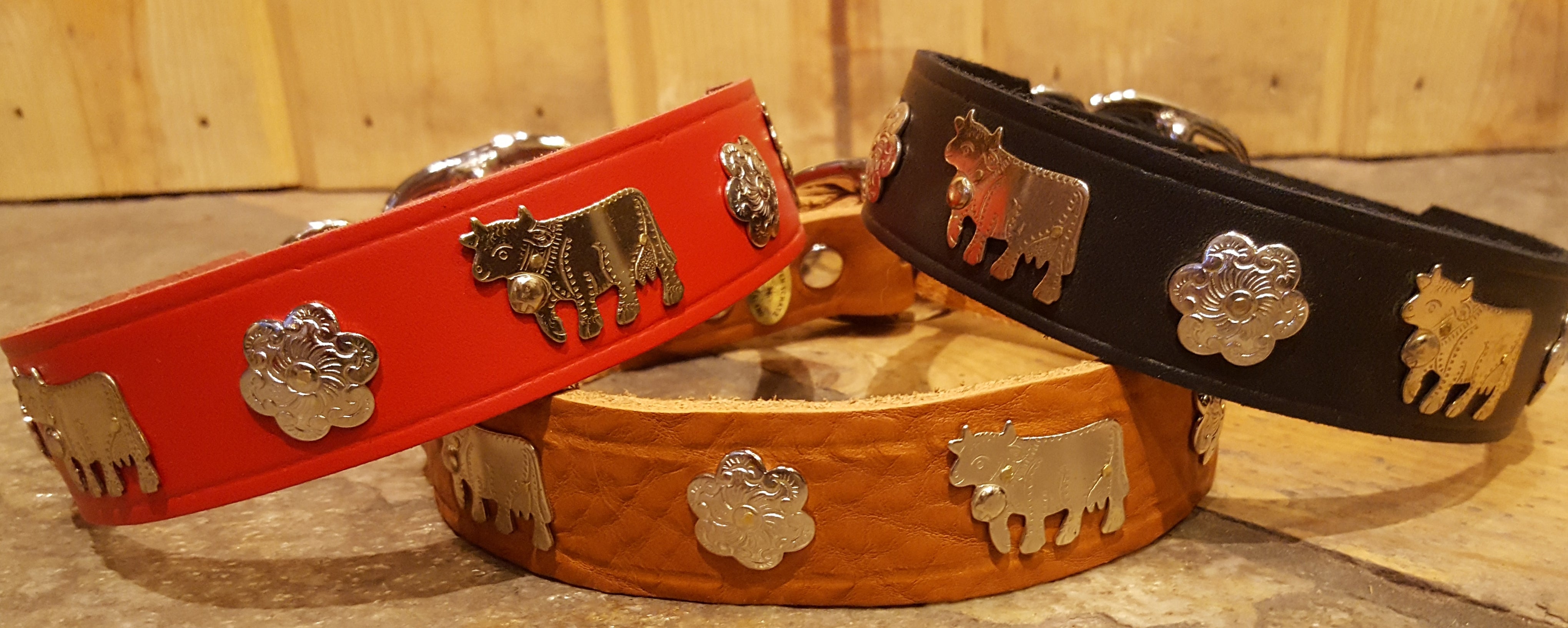 Premium 1 1/4 Inch Medium Traditional Swiss Dog Collar - Durable Leather Pet Collar for Small to Medium Dogs - Perfect for Daily Walks, Training & Outdoor Adventures