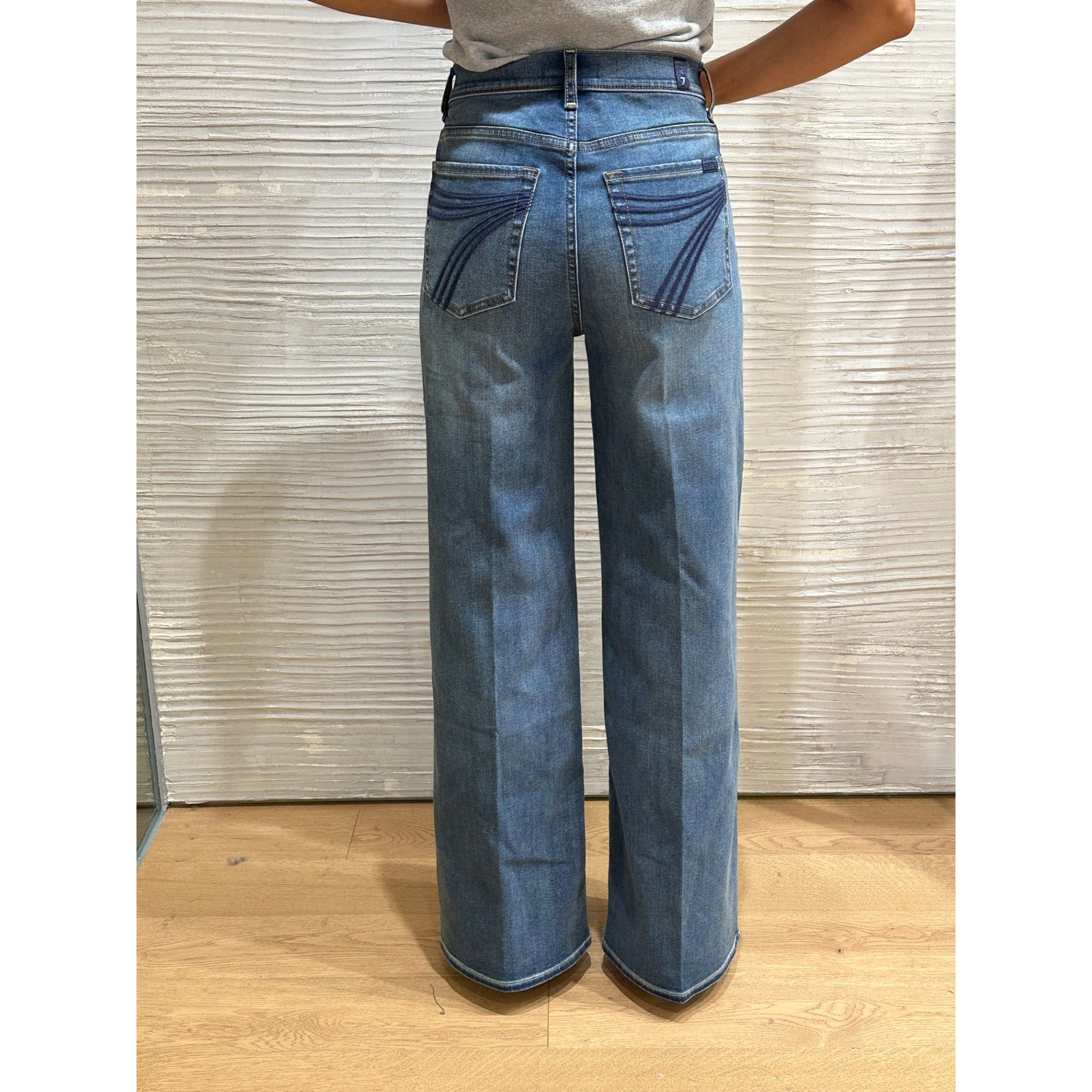 7 For All Mankind Women's Ultra High Rise Jo Jean - Slimming Stretch Denim Pants for Casual Wear & Night Out | Perfect for Work, Dating and Weekend Outfits