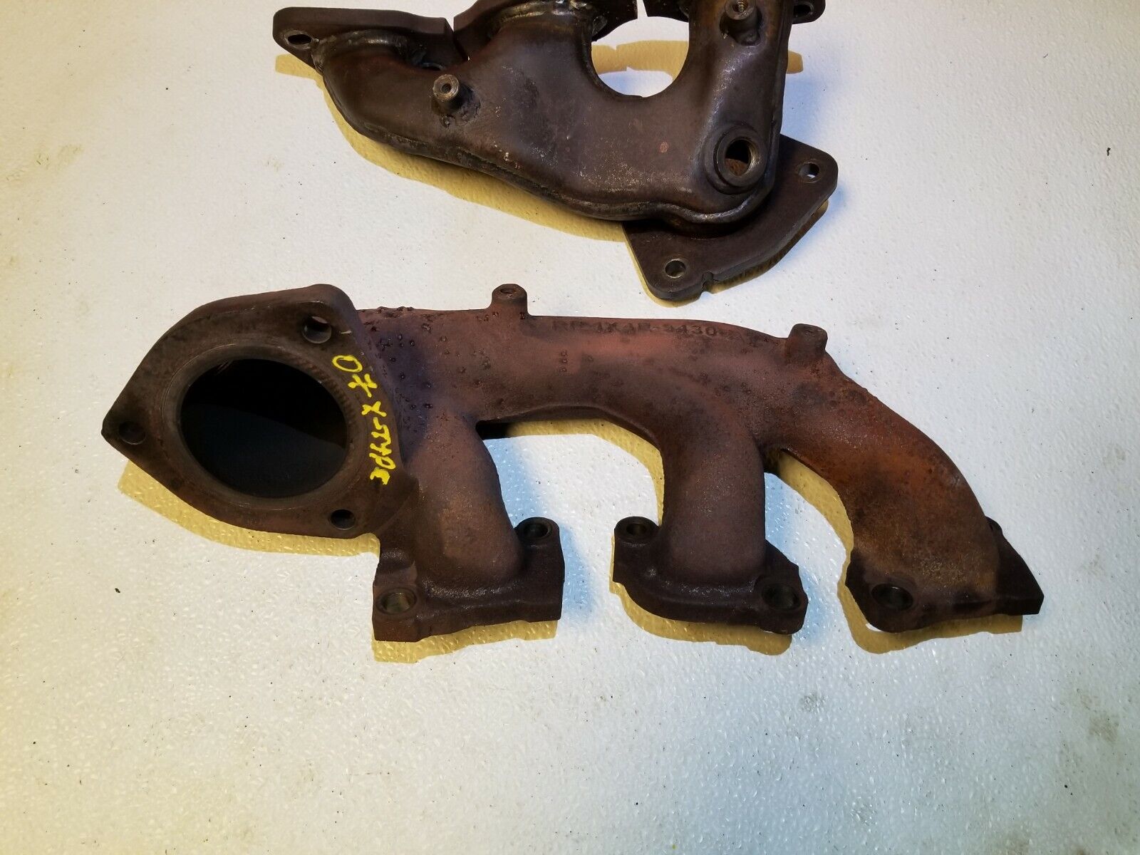2005-2008 Jaguar X-Type 3.0L Exhaust Manifold Left & Right Pair OEM Replacement - Perfect for Performance Upgrade & Engine Repair | Fits Models with 86k Miles