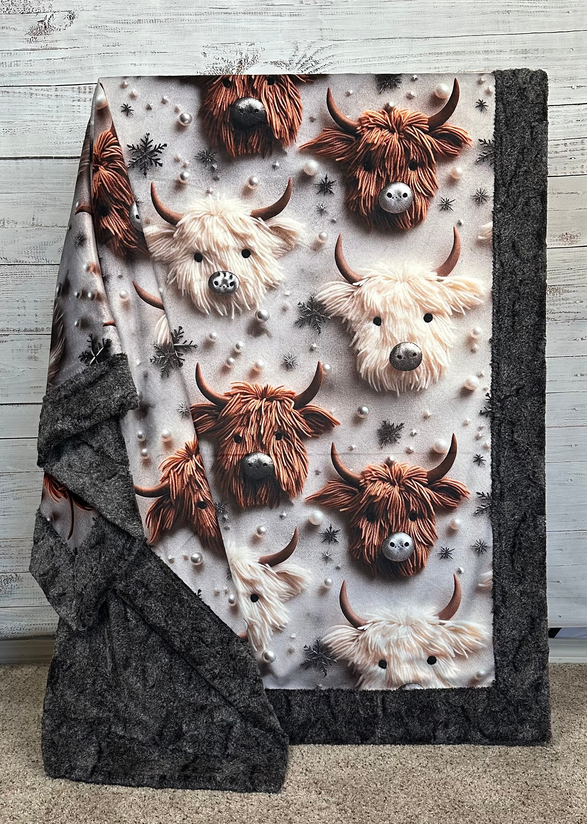 Highland Cow Christmas Blanket - Soft 55x79 Inch Minky Plush Throw for Holiday Decor, Cozy Gift & Winter Warmth